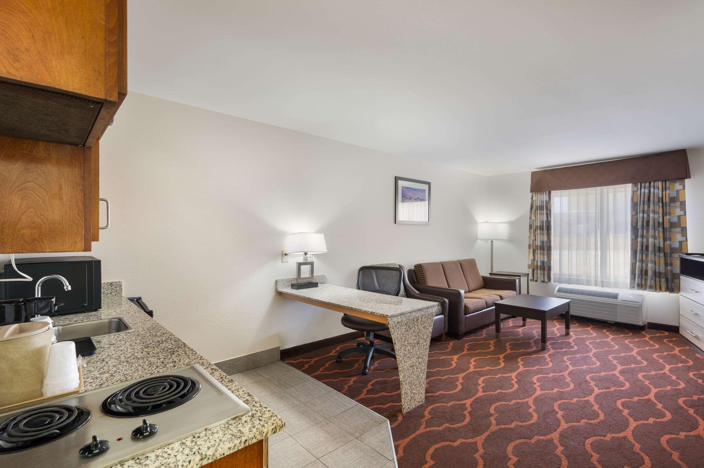 Quality Inn & Suites Huntsville Research Park Area — photo 5