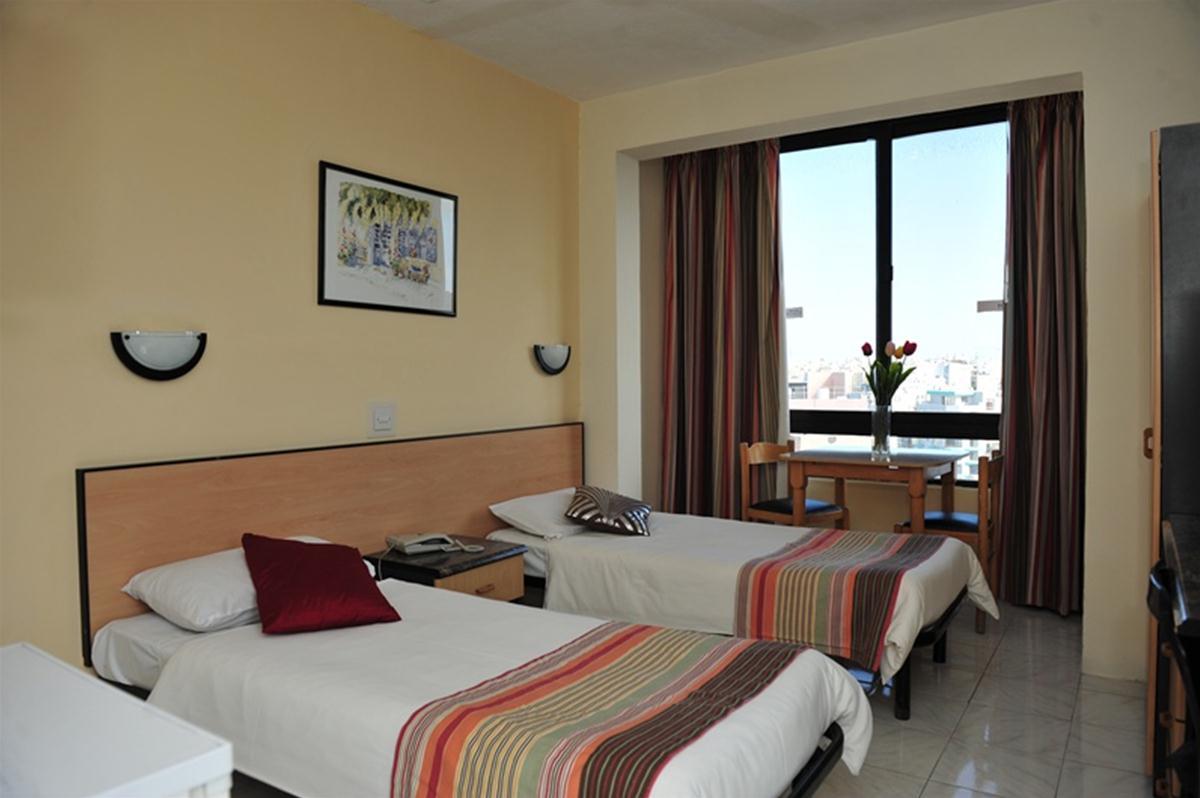 Dean Hamlet Aparthotel — photo 4