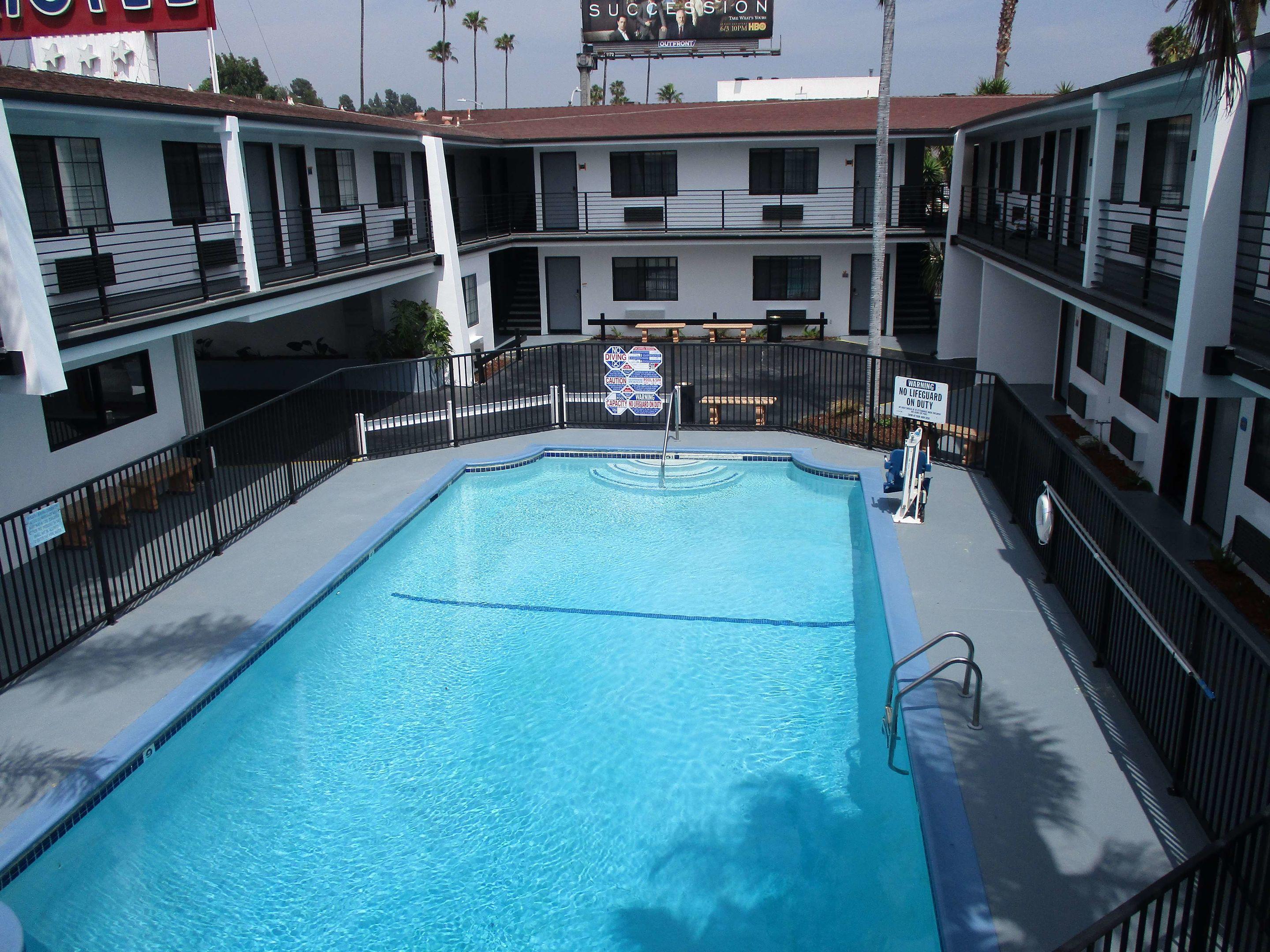 SureStay Collection By Best Western Sunset West Hotel — photo 3