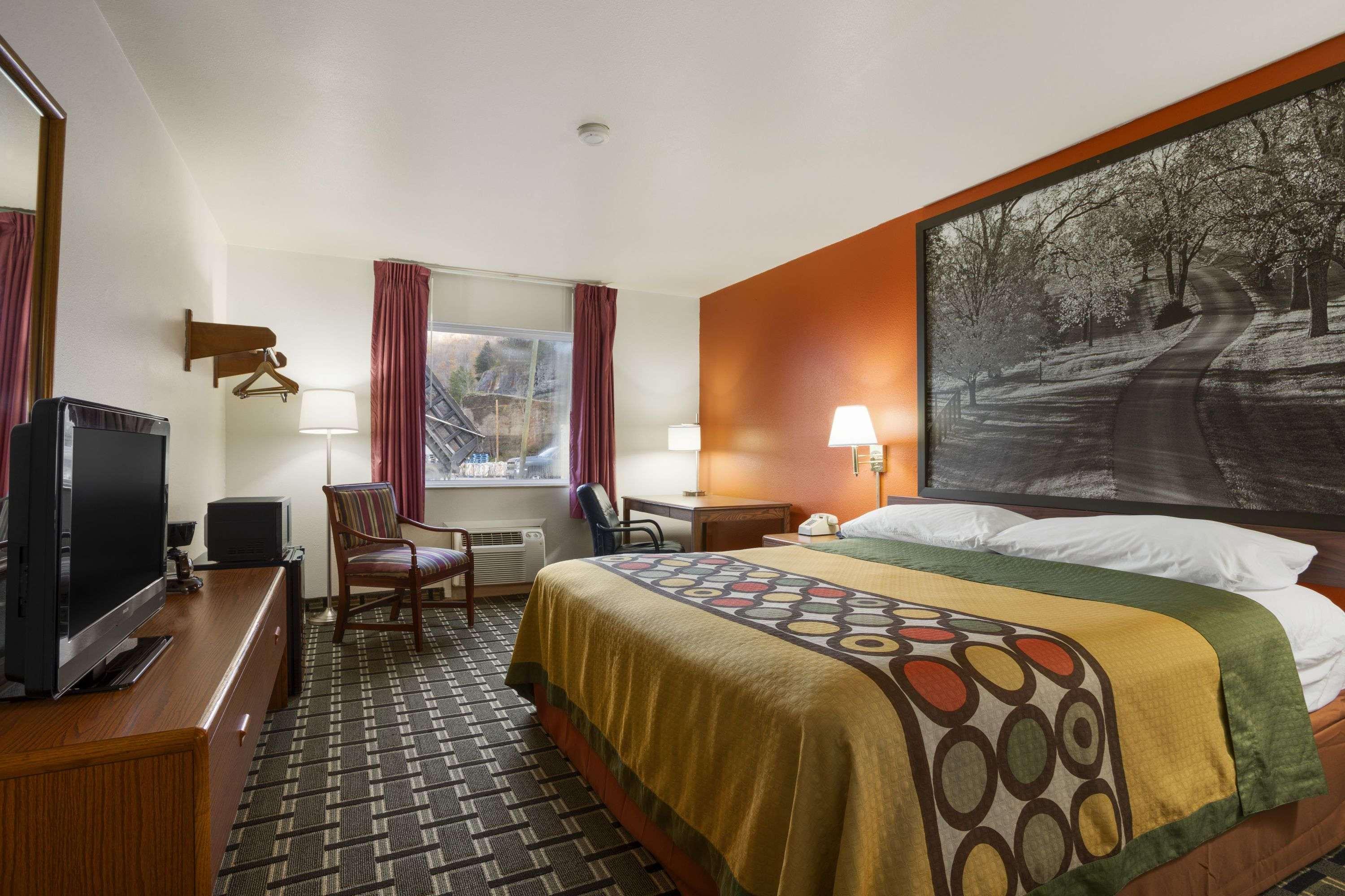 Super 8 by Wyndham Prestonsburg — photo 4