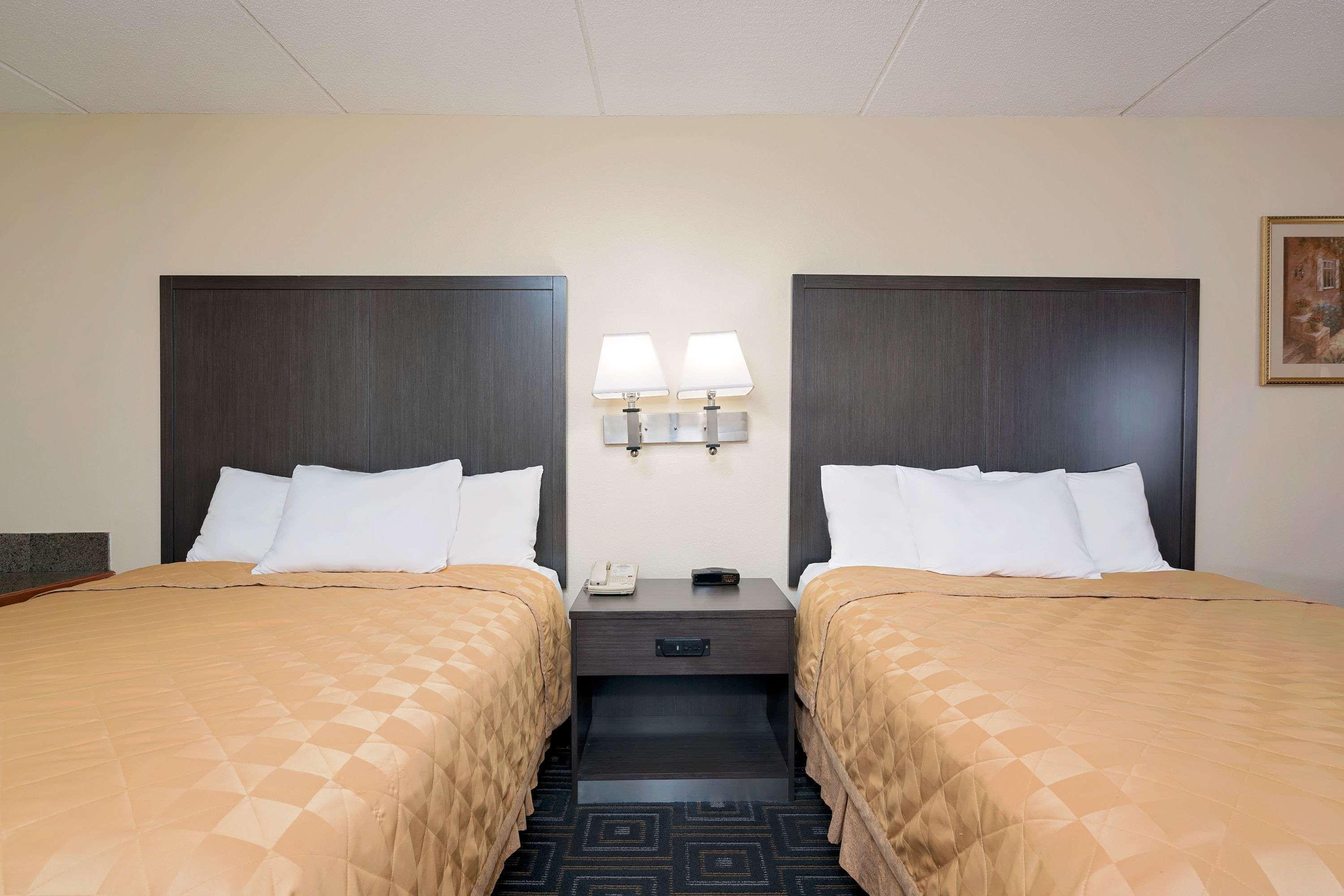 Days Inn Twin Cities North - Mounds View — photo 4