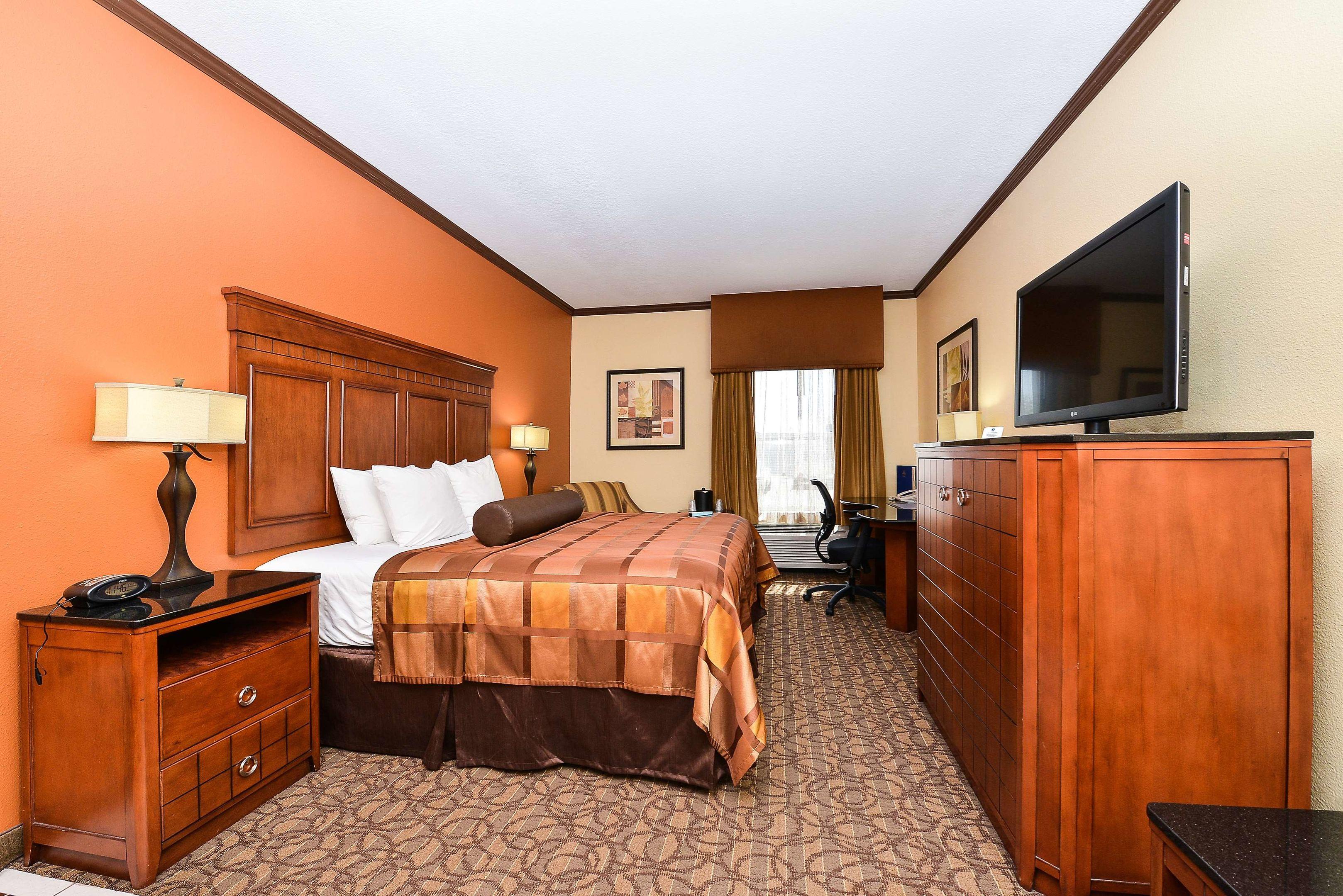Best Western Plus Midwest Inn & Suites — photo 5