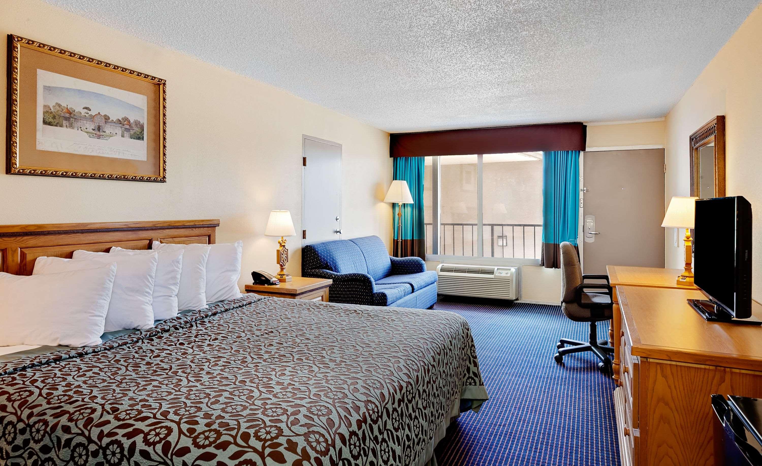 Days Inn by Wyndham Lafayette Near Lafayette Airport — photo 4