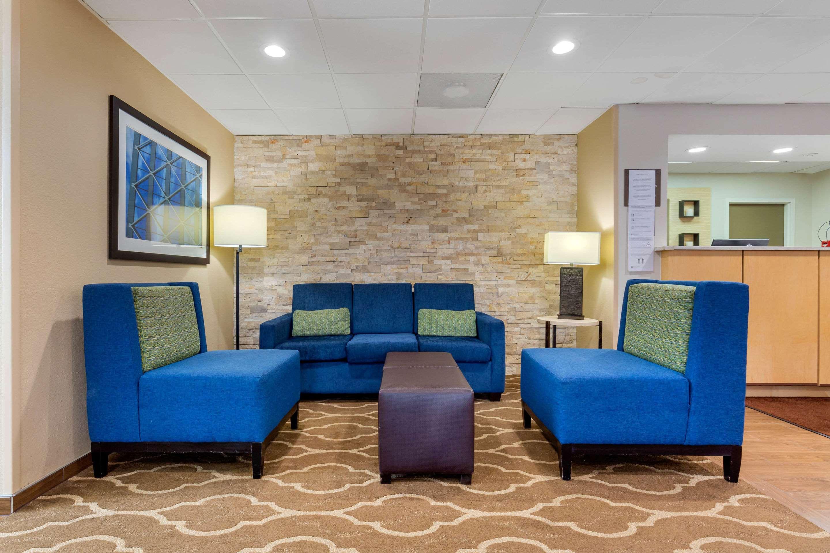 Comfort Inn & Suites Durham near Duke University — photo 4