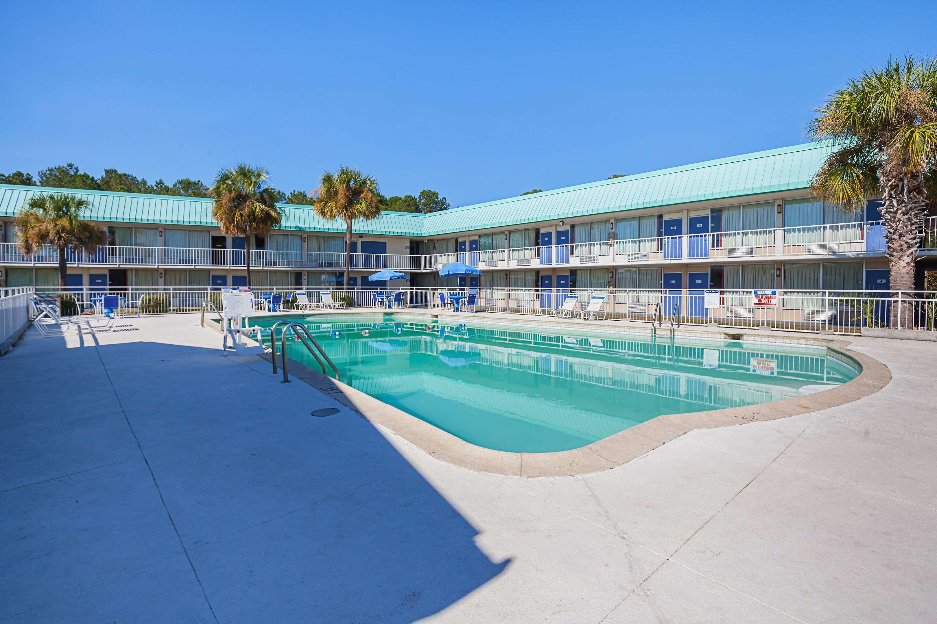 Motel 6 Tifton — photo 5