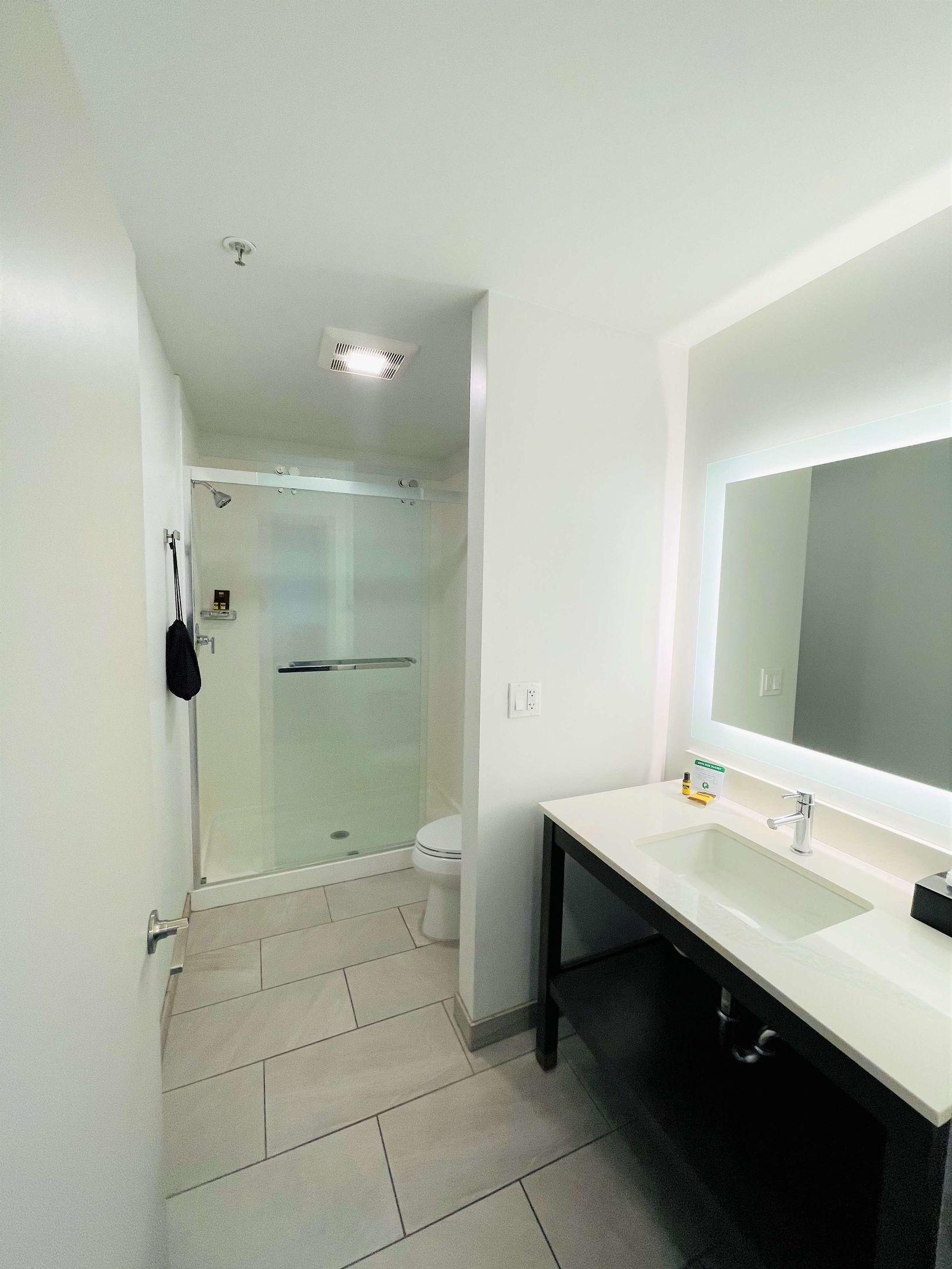 Best Western Plus Executive Suites — photo 4