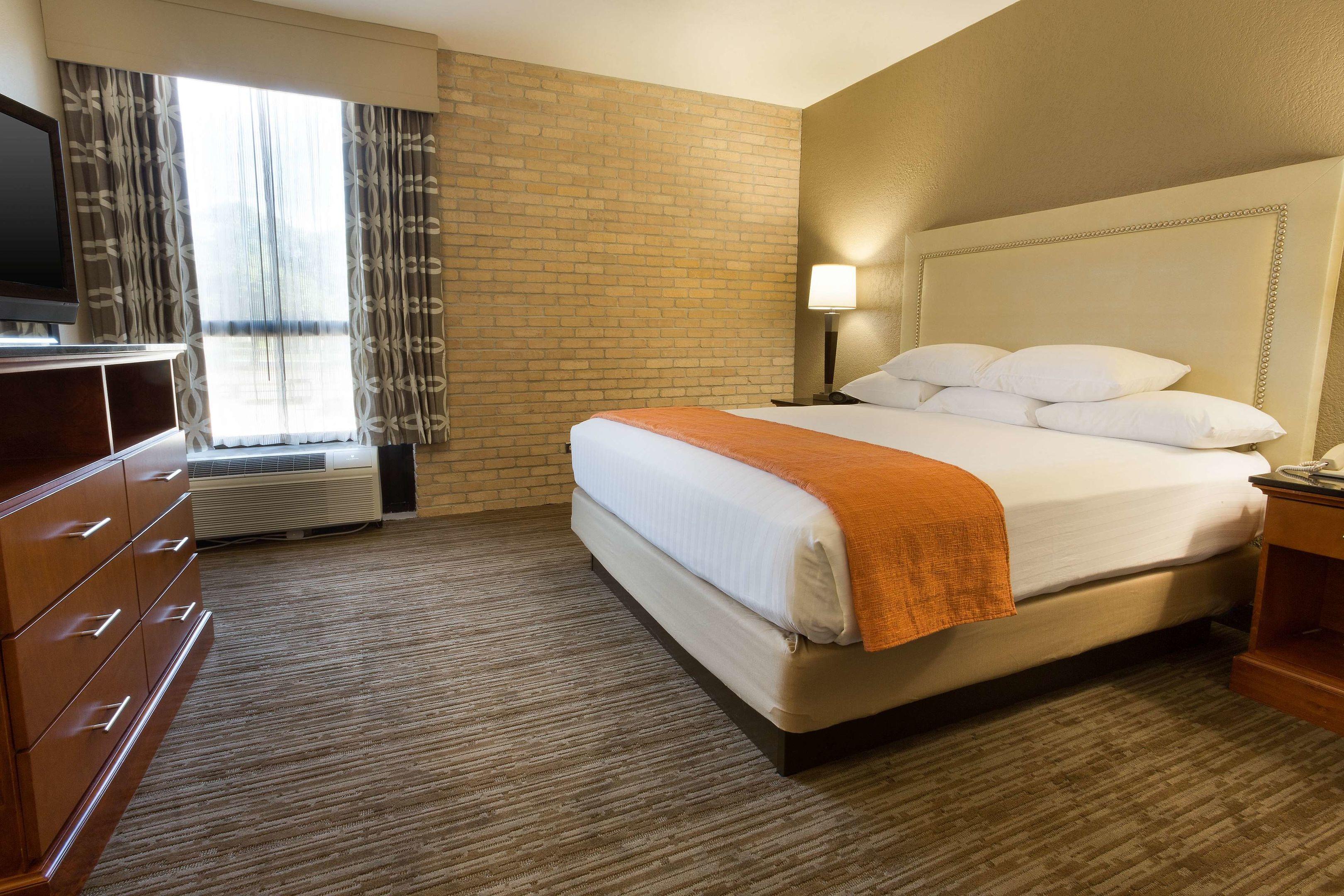 Drury Inn & Suites North Austin — photo 4