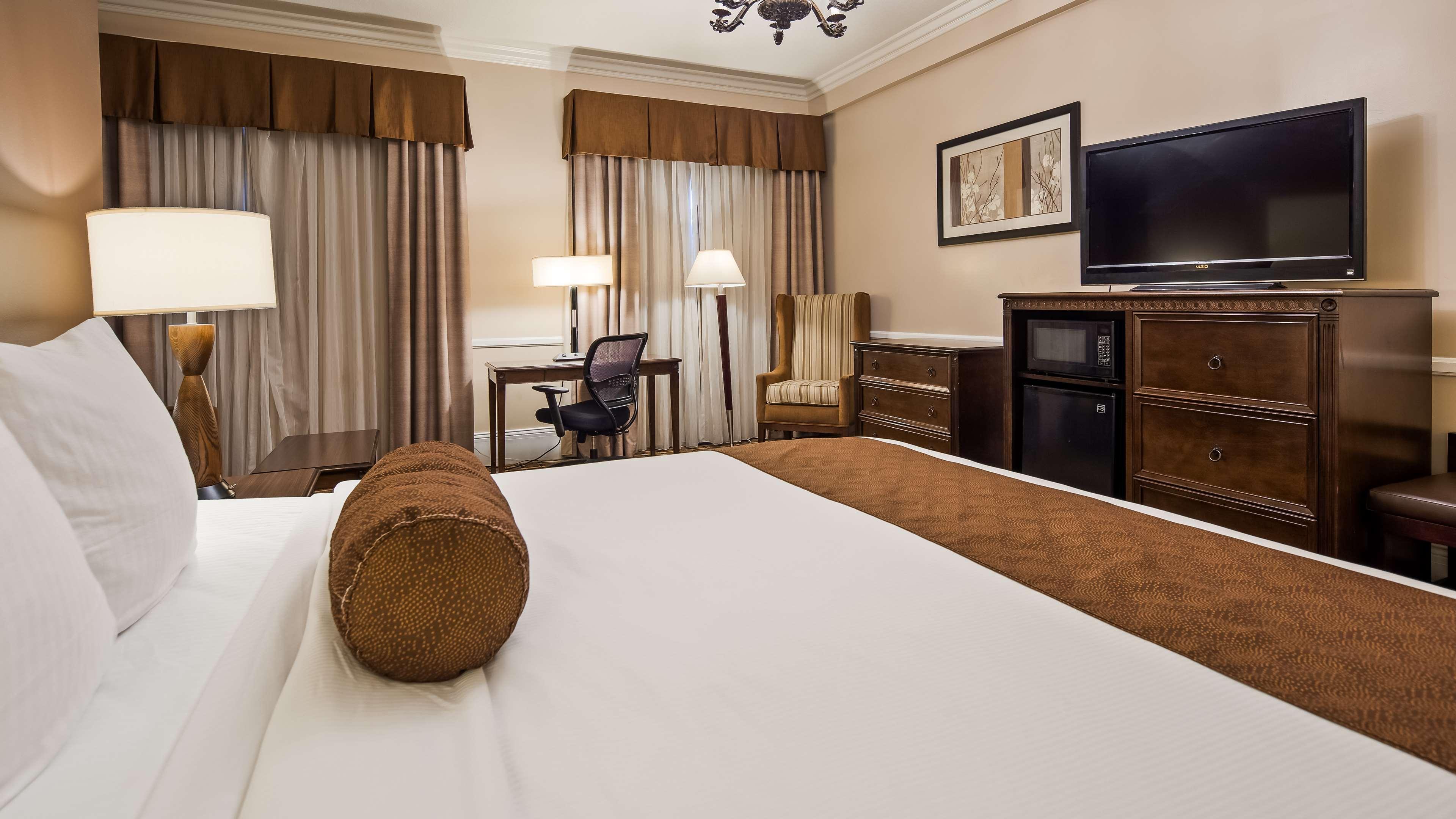Best Western Plus San Pedro Hotel & Suites — photo 4
