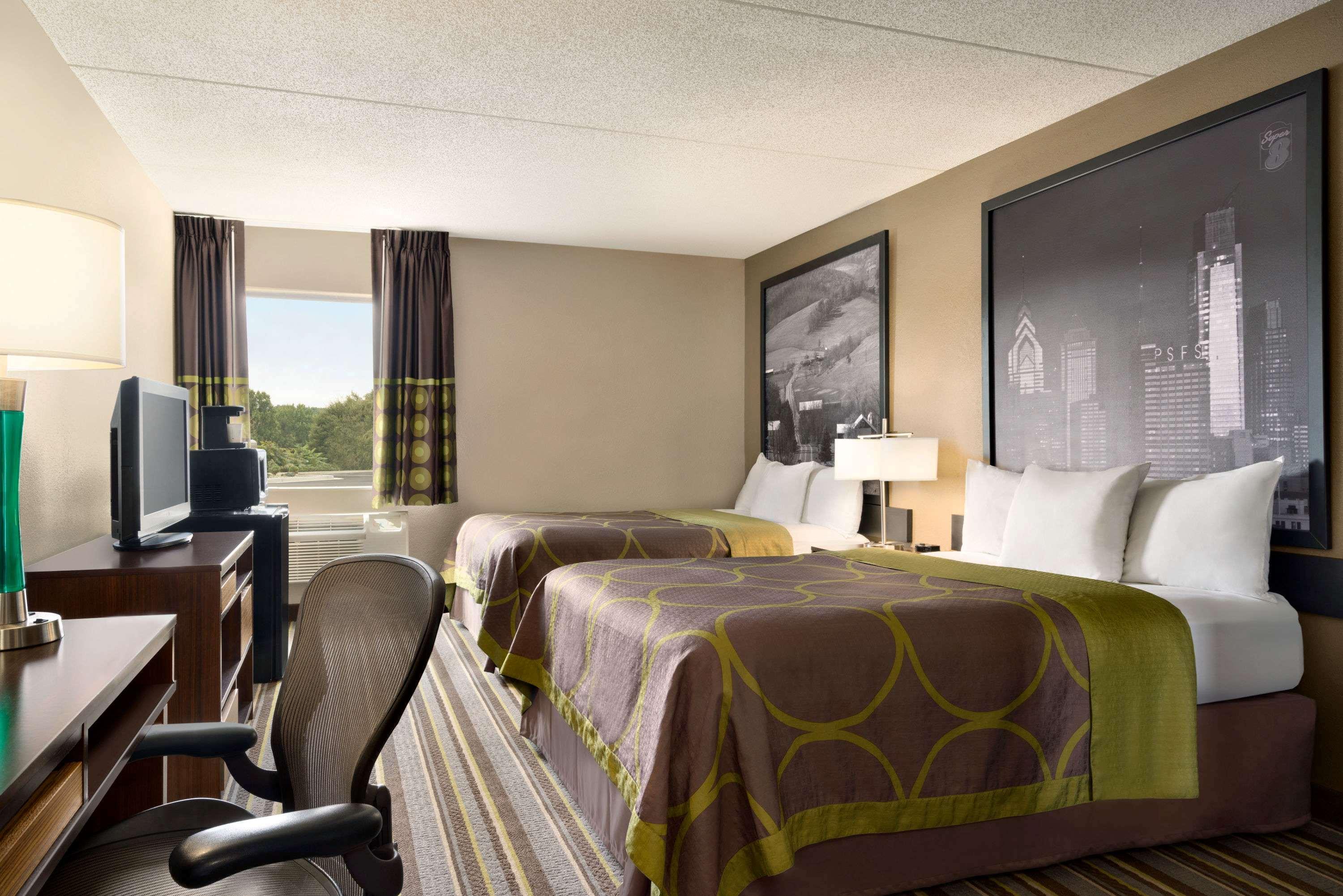 Super 8 by Wyndham Chambersburg I-81 — photo 4