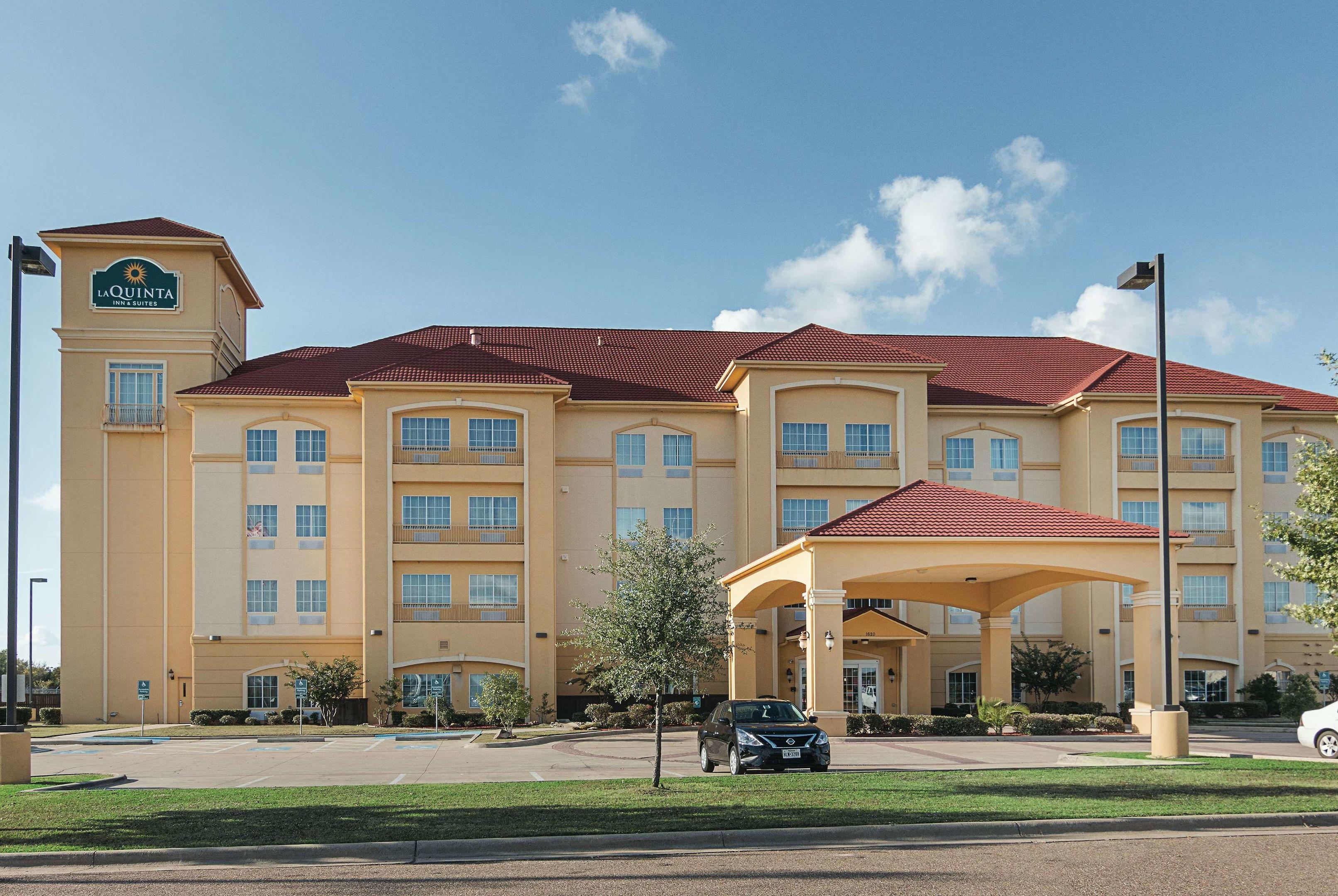 La Quinta Inn & Suites Mt. Pleasant — photo 4