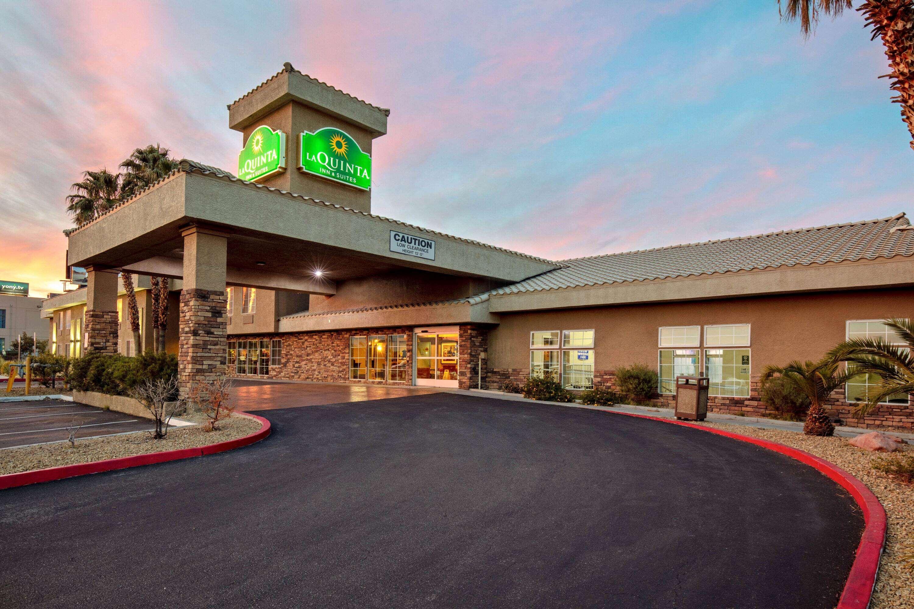 La Quinta Inn & Suites Las Vegas Tropicana — photo 4