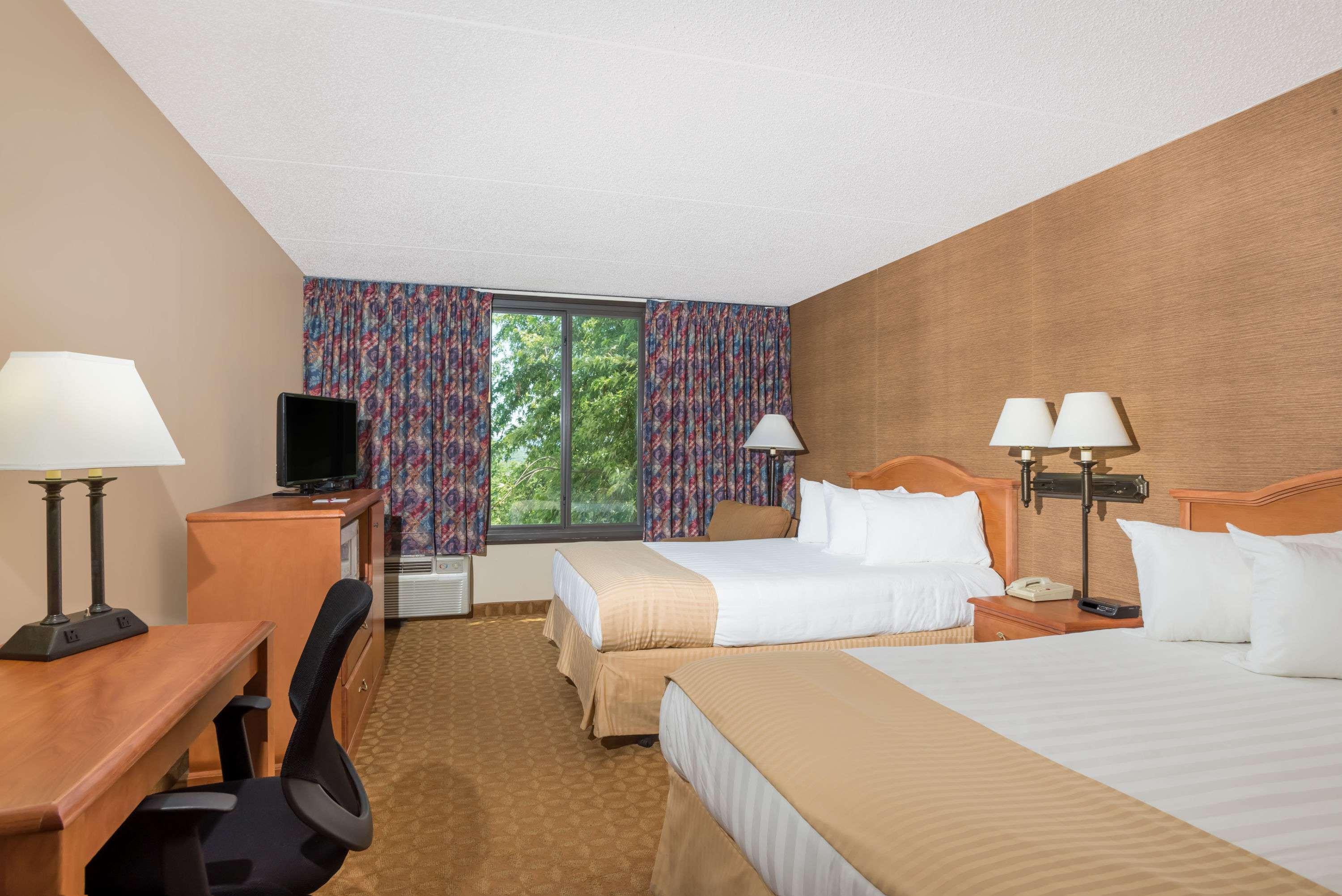 Ramada Watertown — photo 5