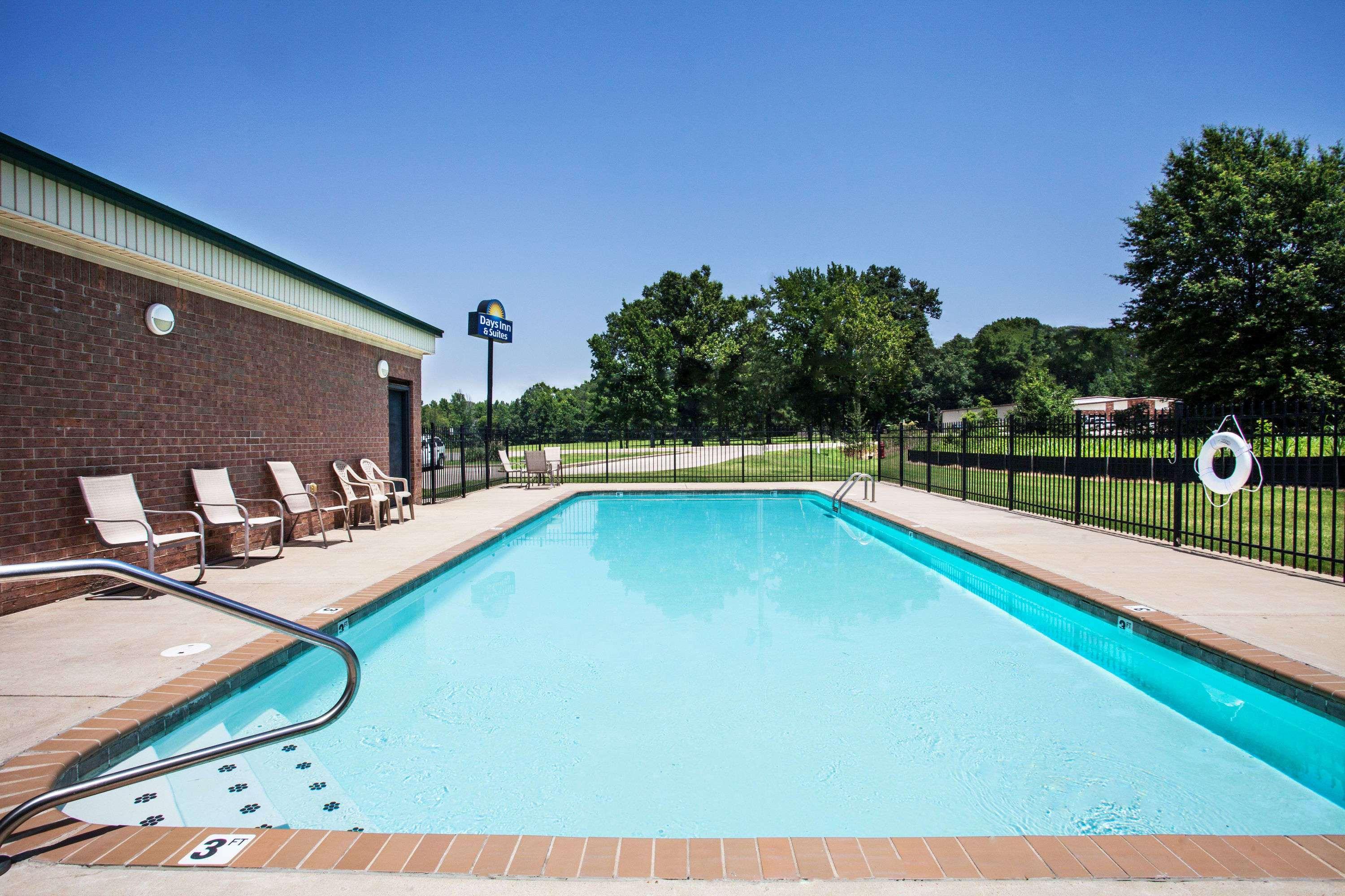 Days Inn & Suites Wynne — photo 5