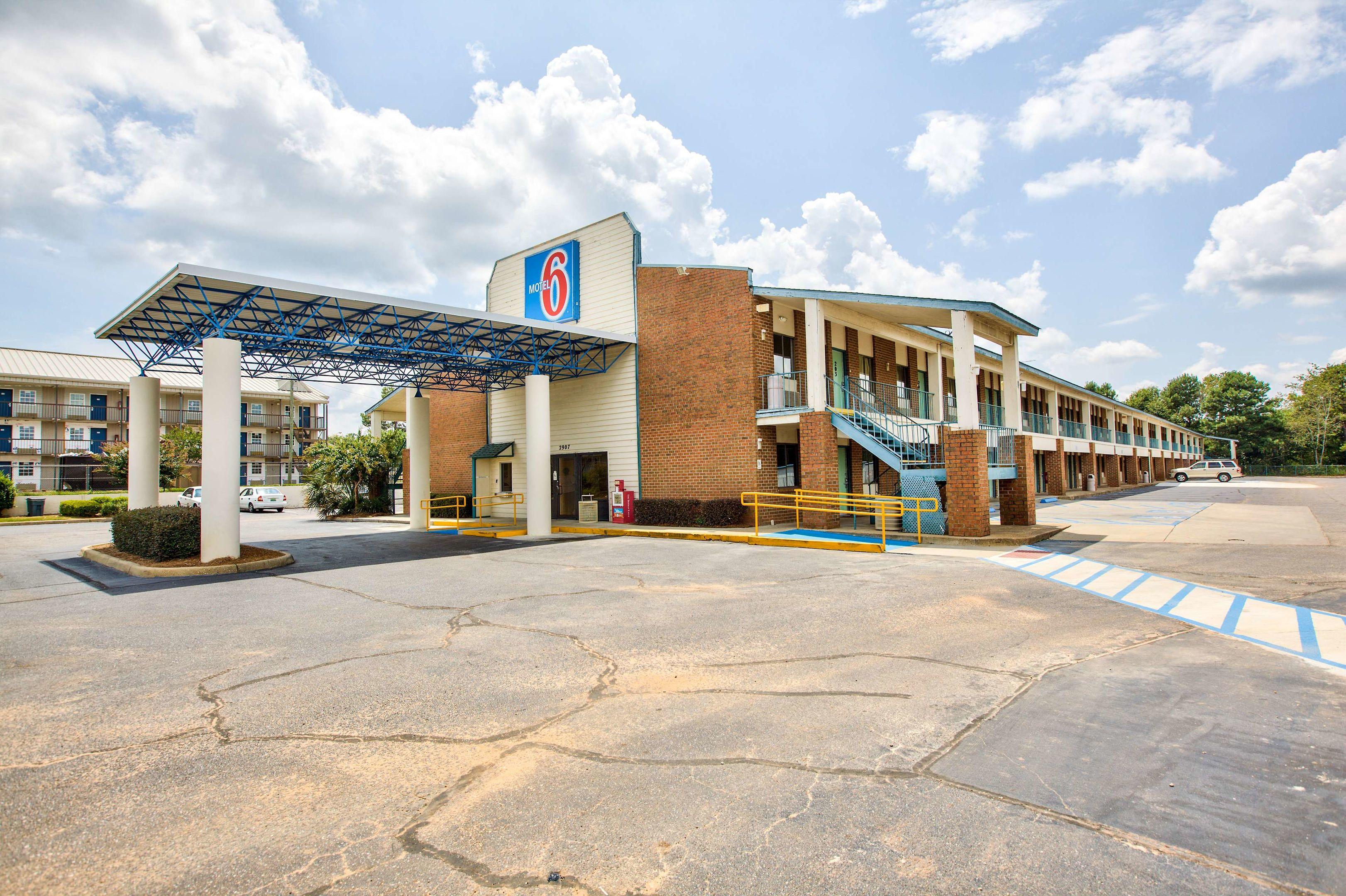 Motel 6 Dothan — photo 3