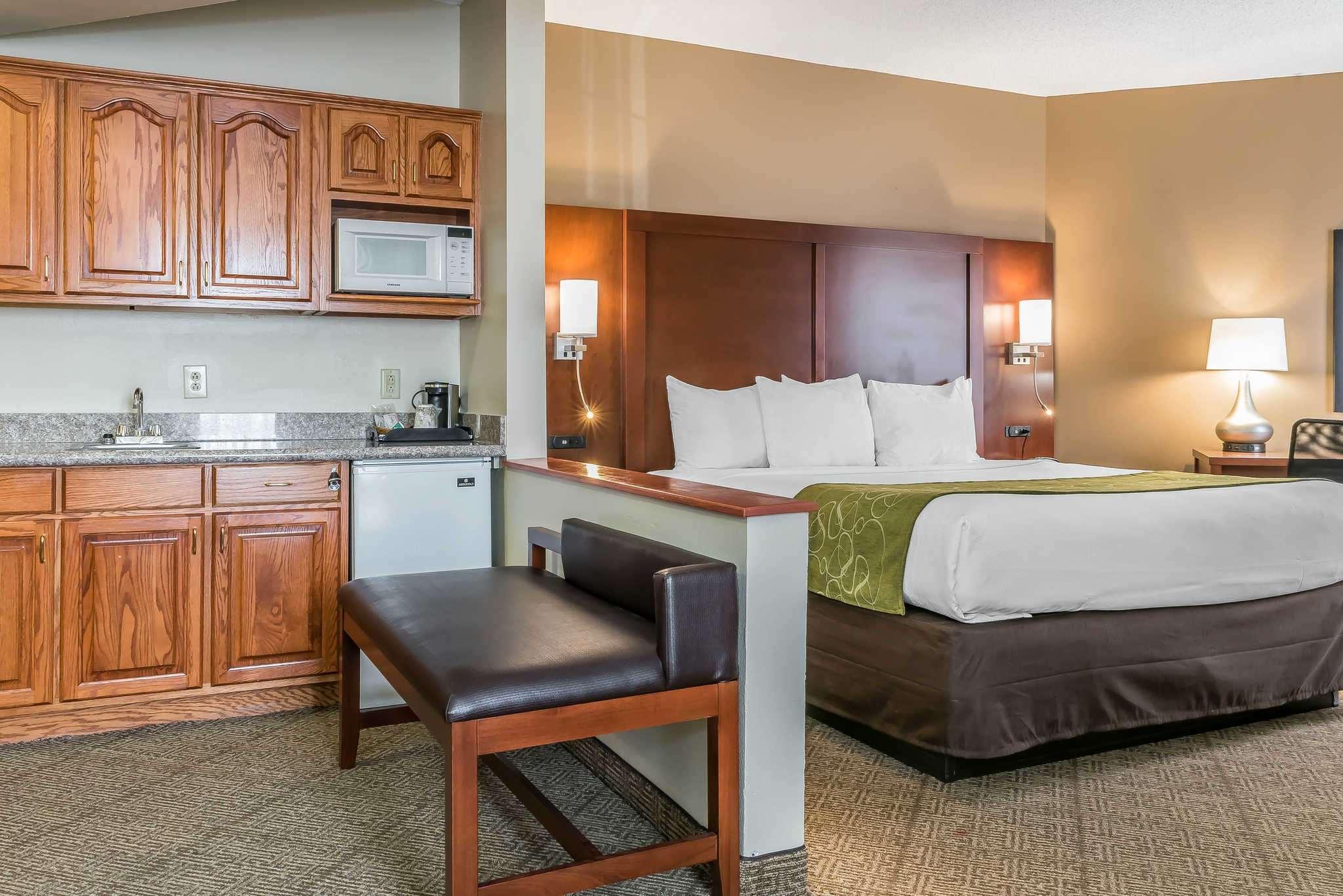 Comfort Suites Springfield — photo 5