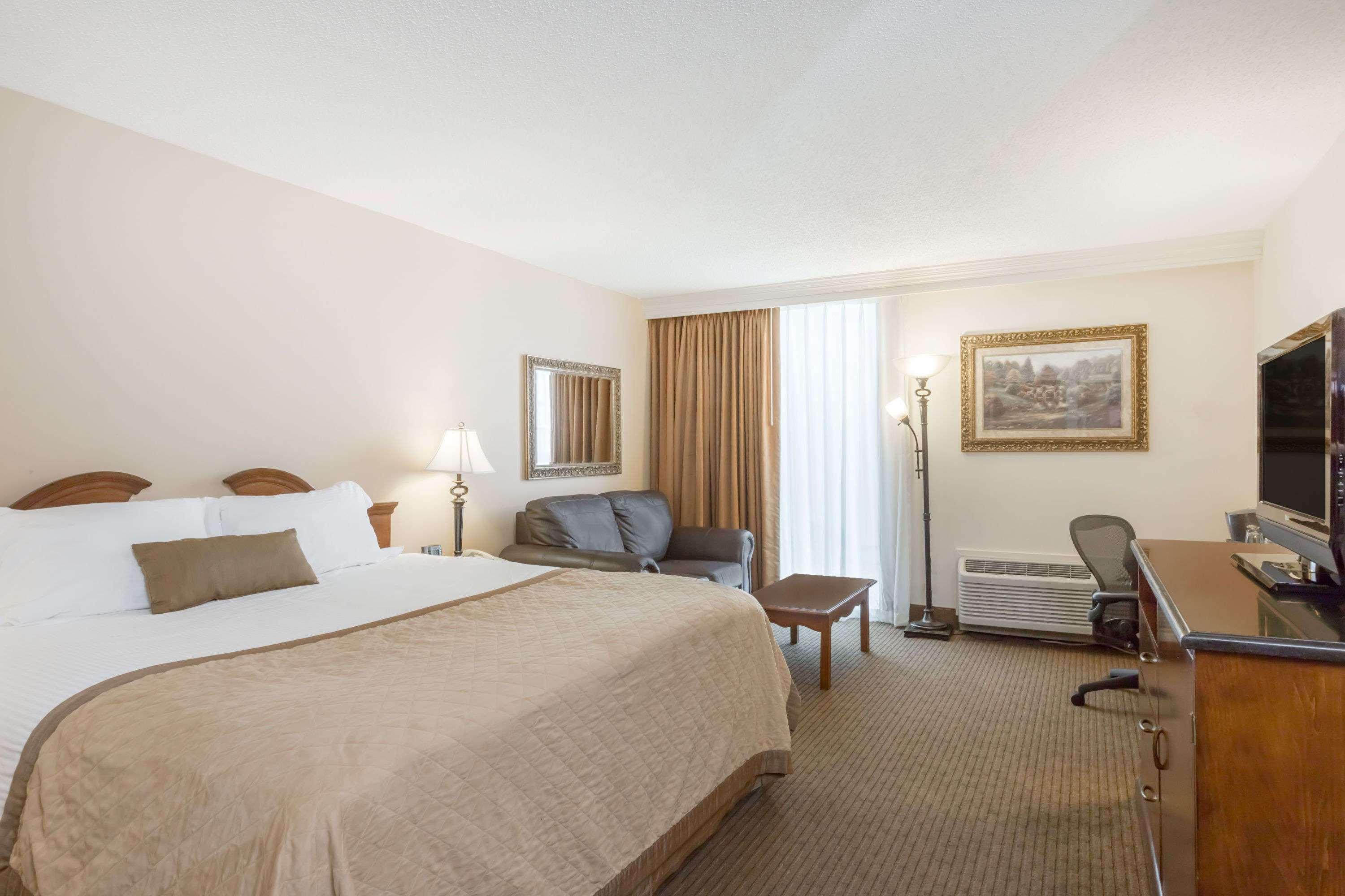 Wyndham Riverfront Little Rock — photo 4