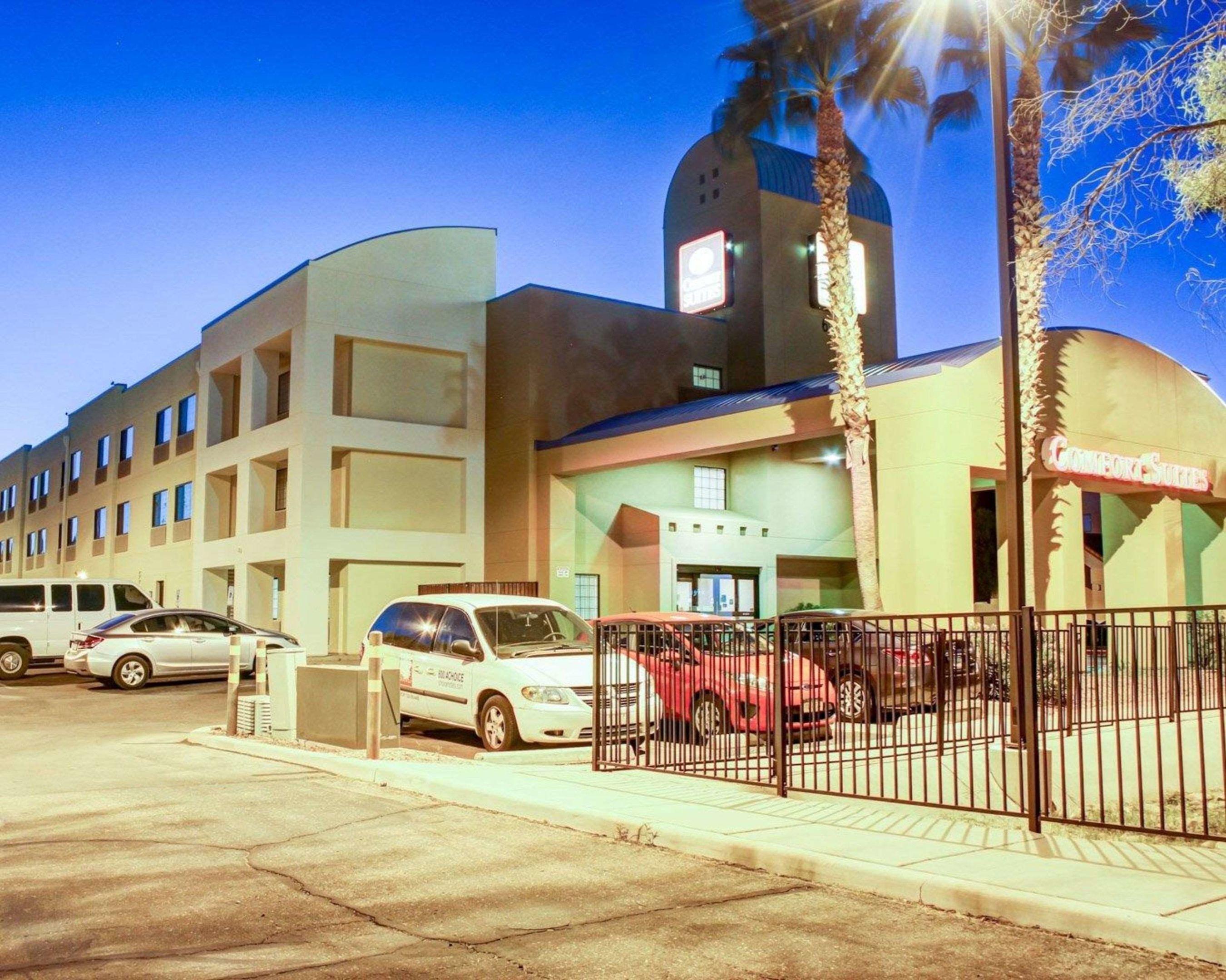 Comfort Suites Airport — photo 4