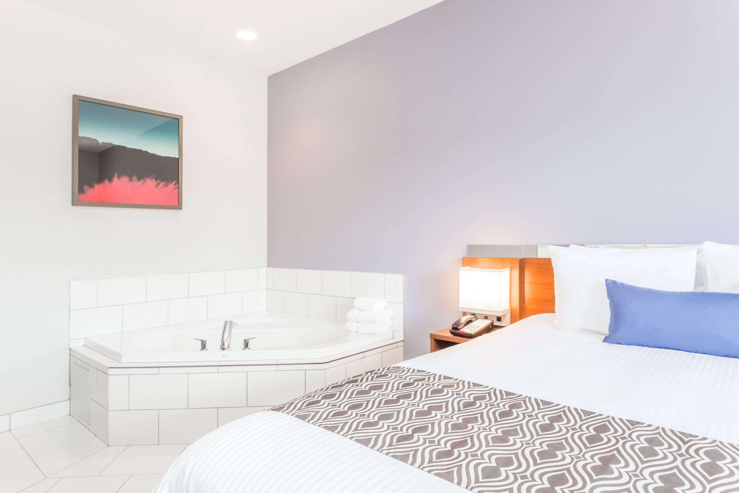 Microtel Inn And Suites By Wyndham Sault Ste. Marie — photo 5