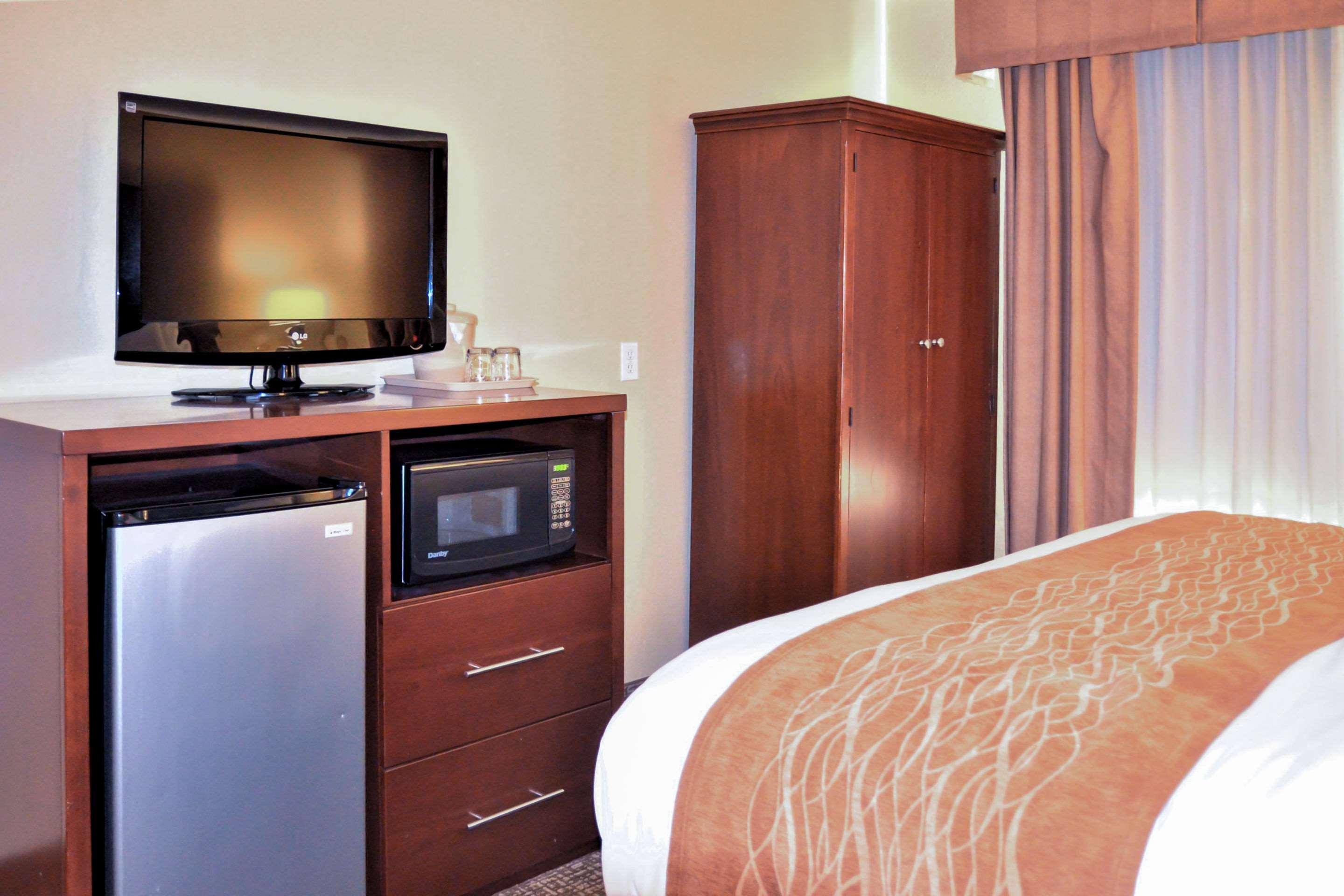 Comfort Inn & Suites North Portland/Vancouver — photo 4