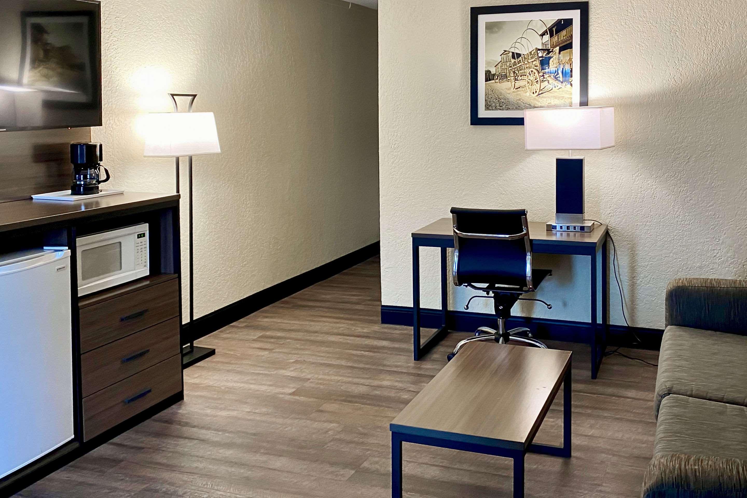 Quality Inn And Suites Airport — photo 4