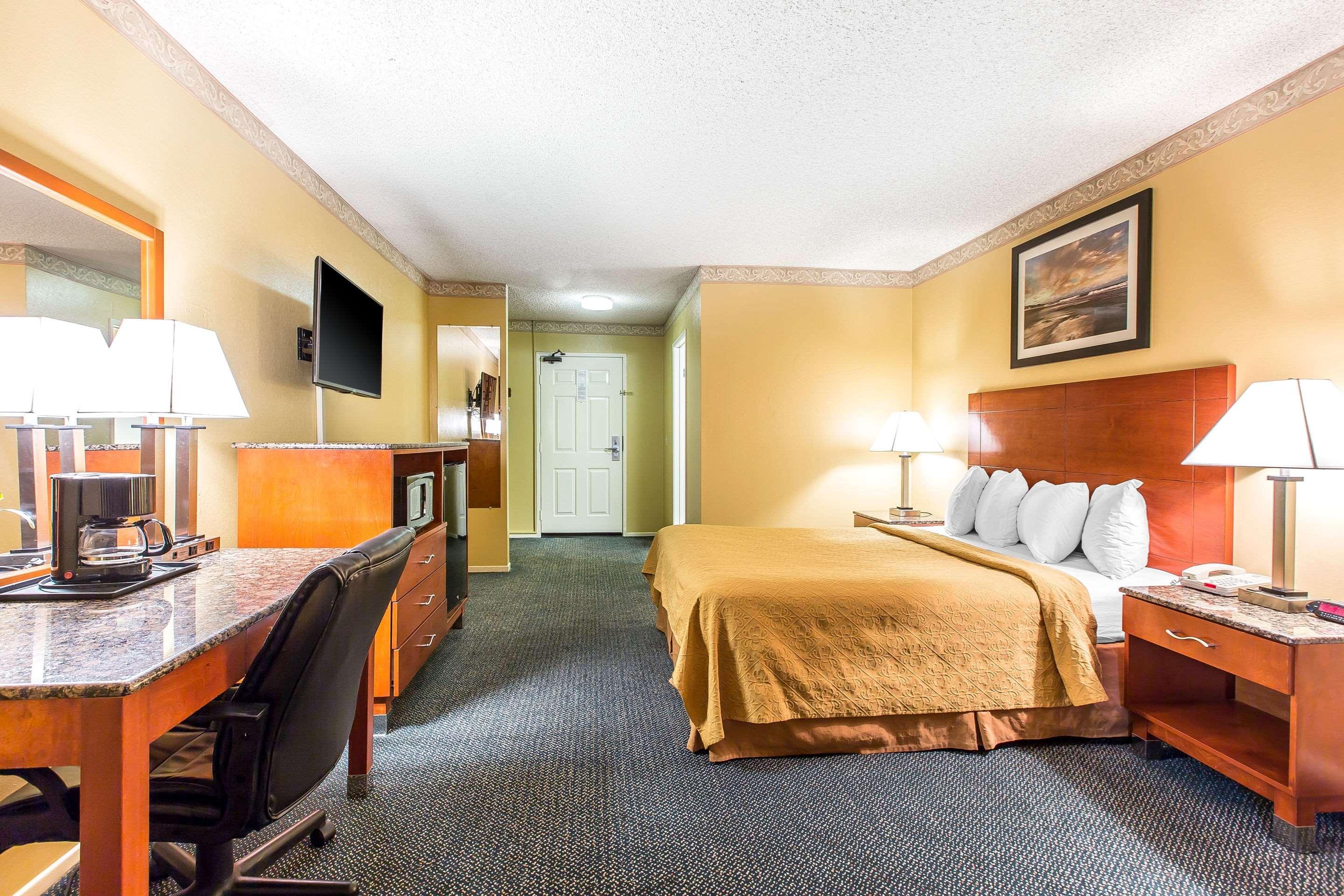 Quality Inn & Suites Camarillo — photo 4