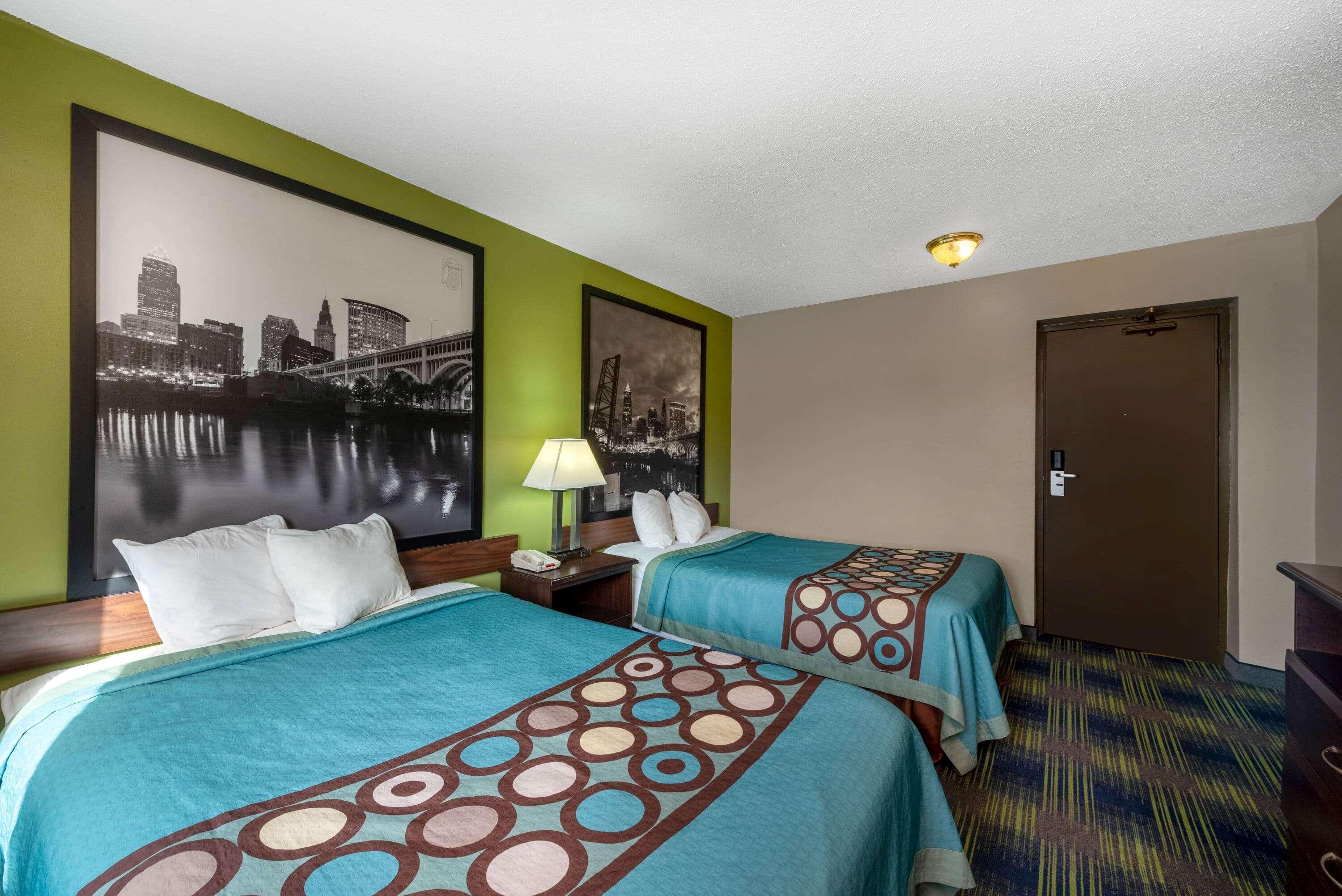 Super 8 by Wyndham Cleveland — photo 5