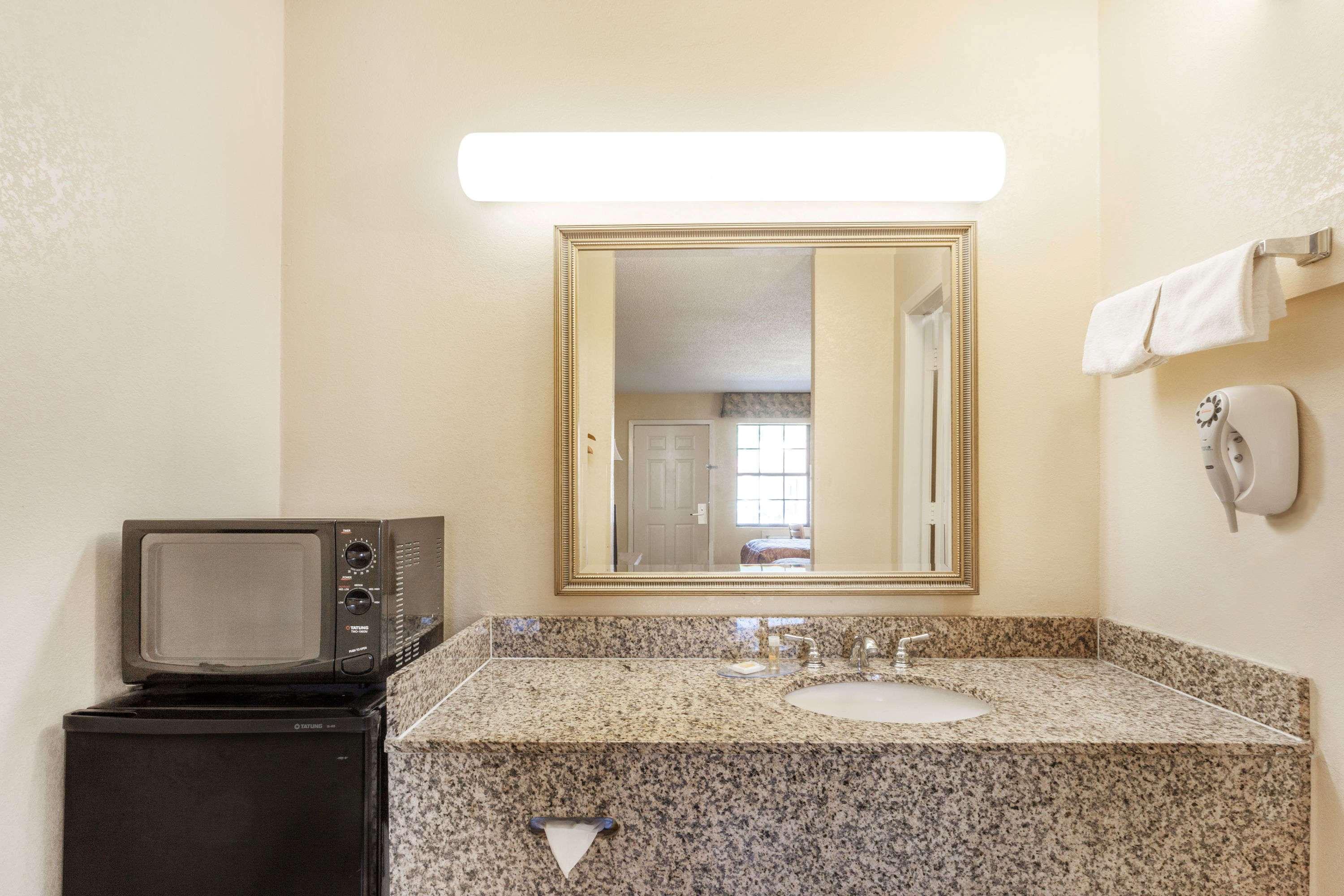 Days Inn Yazoo City — photo 5