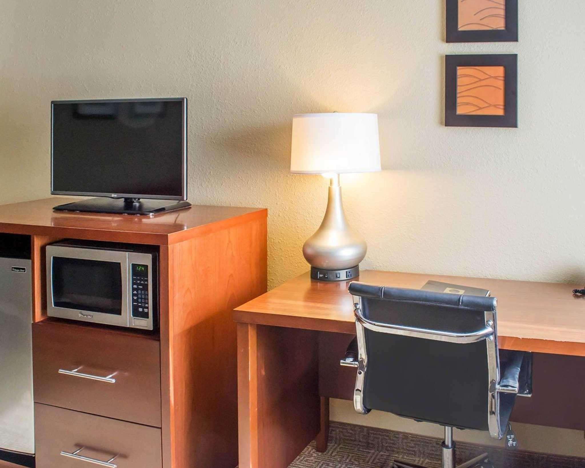 Comfort Inn Mayfield Heights Cleveland East — photo 4