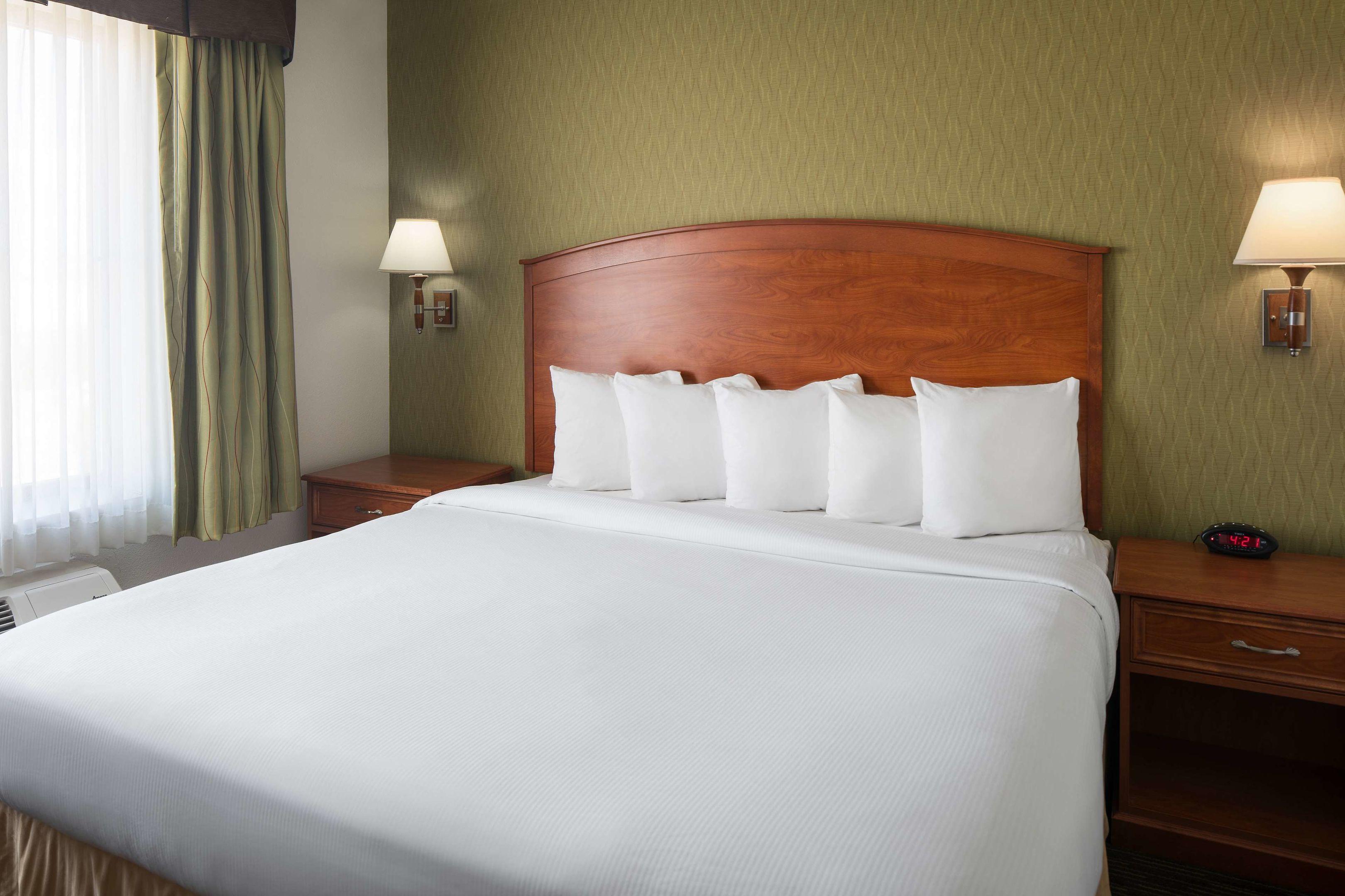 Best Western Plus Denver International Airport Inn & Suites — photo 4