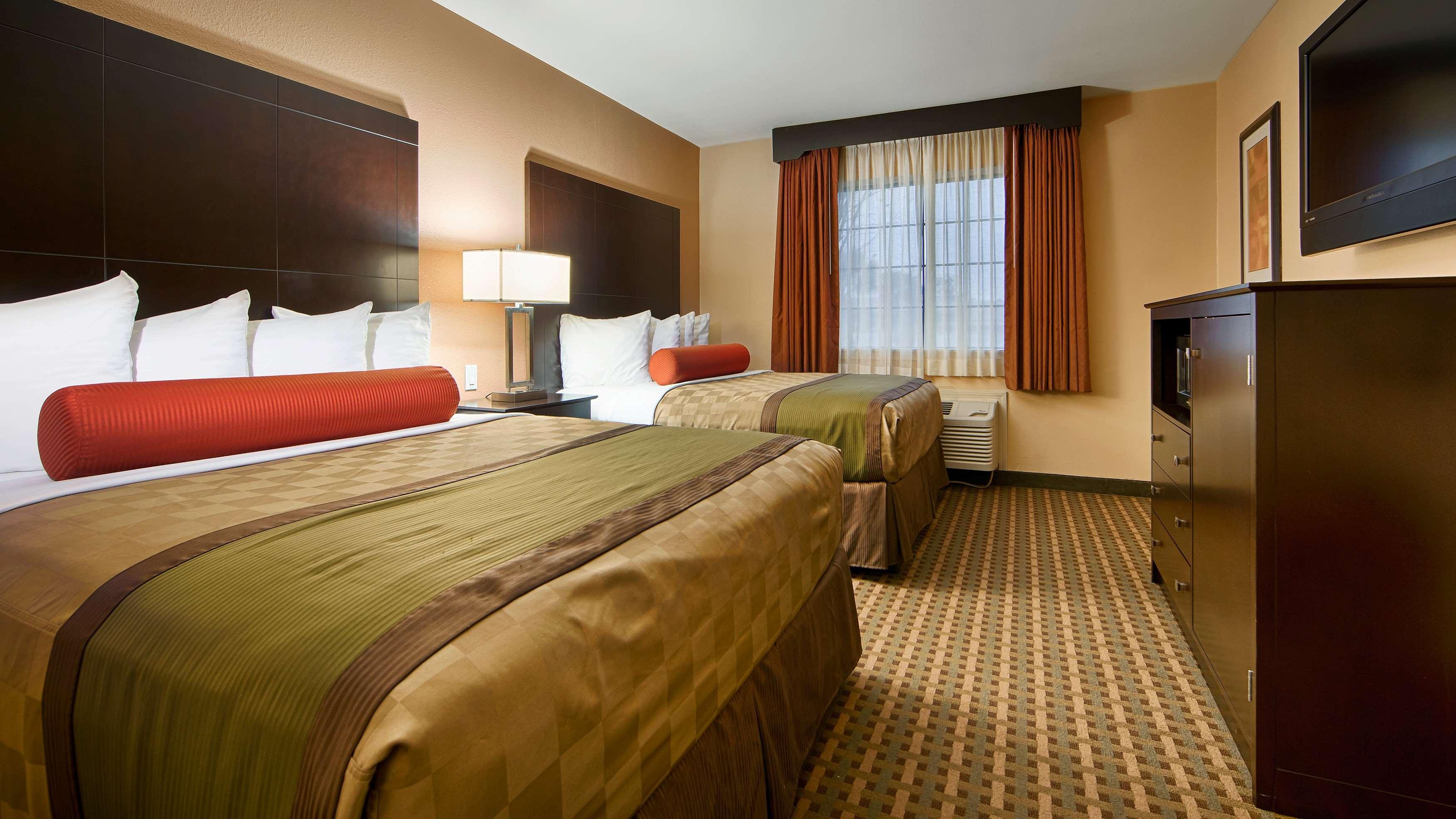 Best Western Plus Edinburg Inn & Suites — photo 4