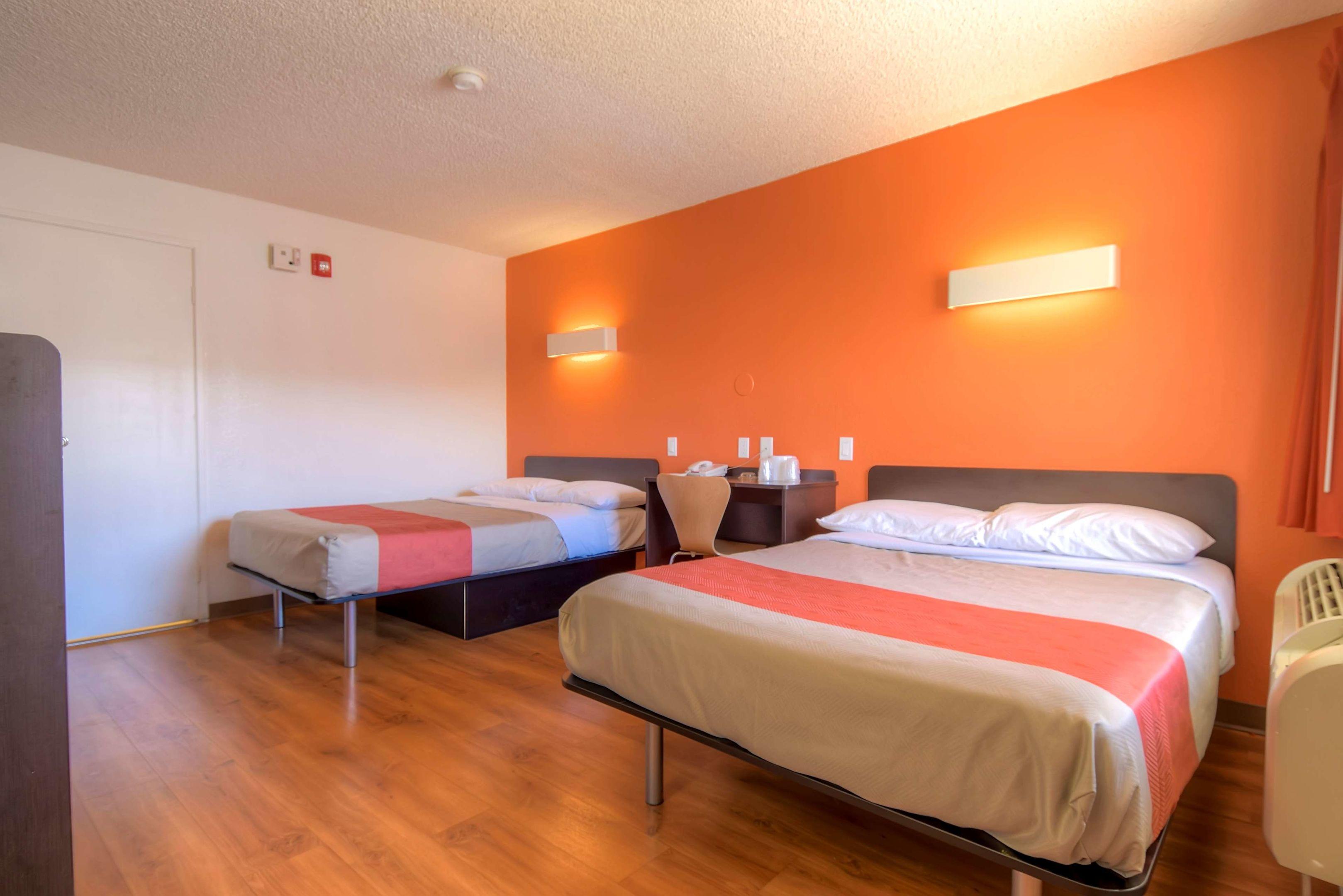 Motel 6 Las Vegas I 15 — photo 4