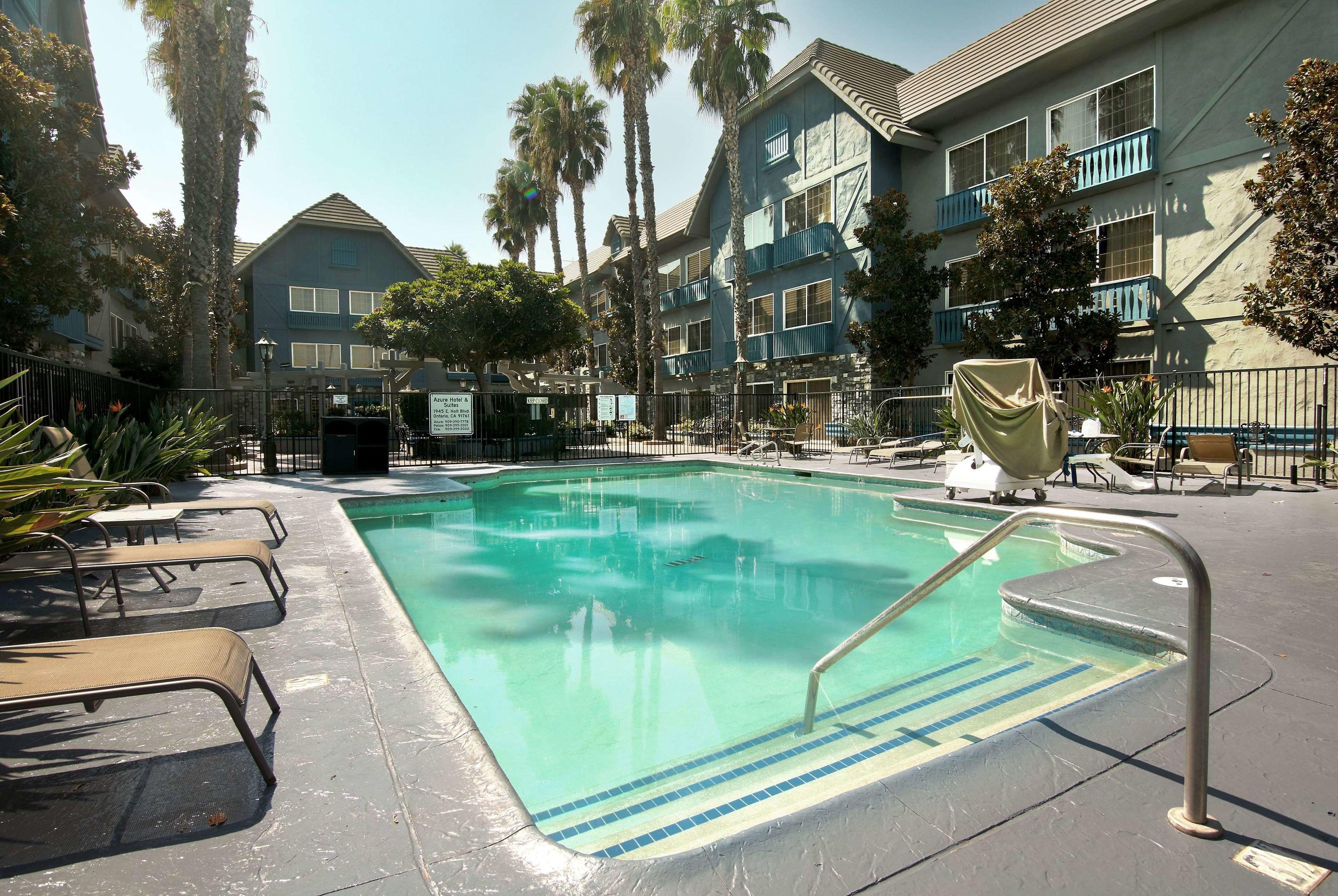 Azure Hotel & Suites Ontario, A Trademark Collection Hotel — photo 4