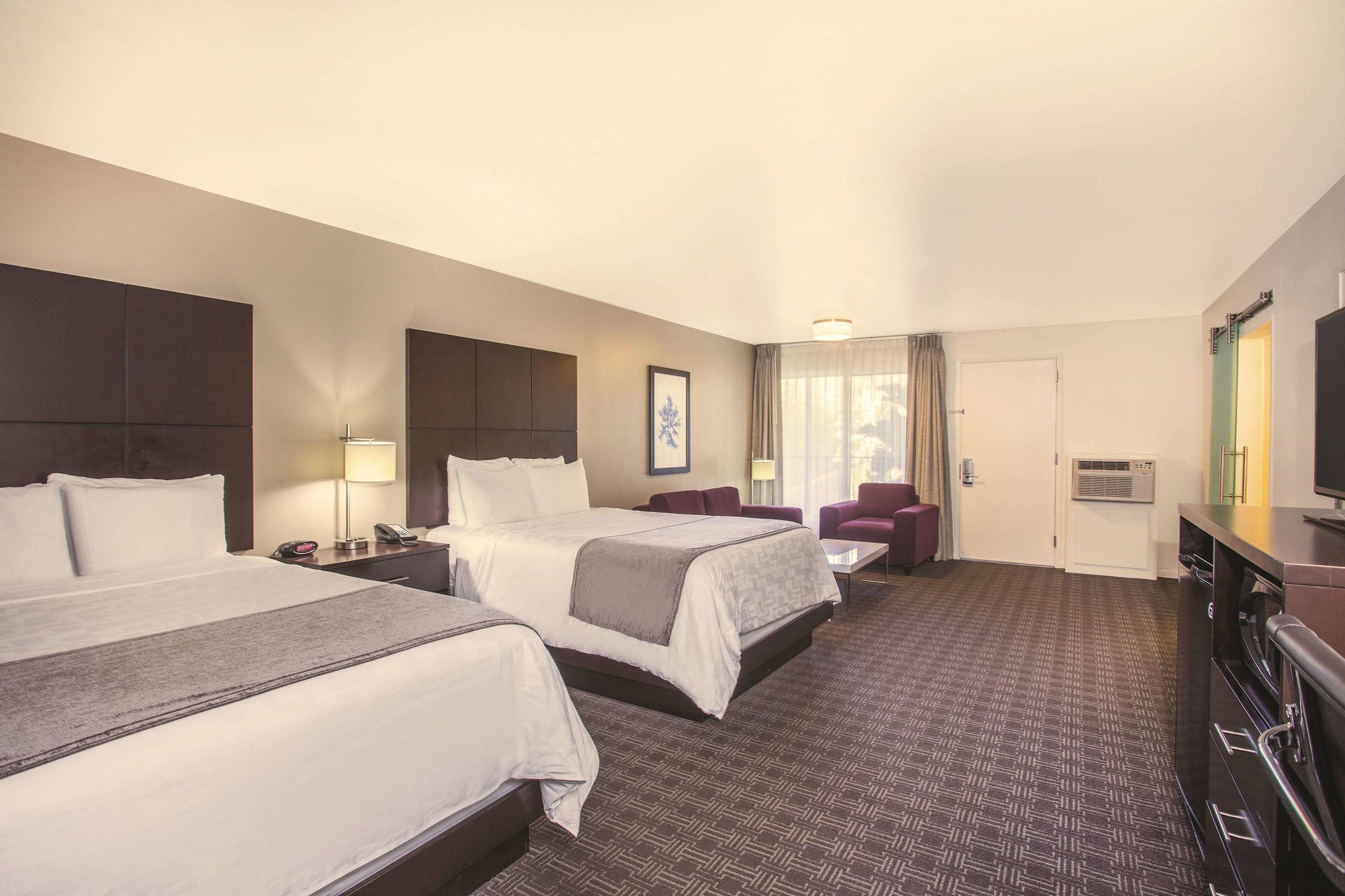 La Quinta Inn & Suites by Wyndham Santa Barbara Downtown — photo 5