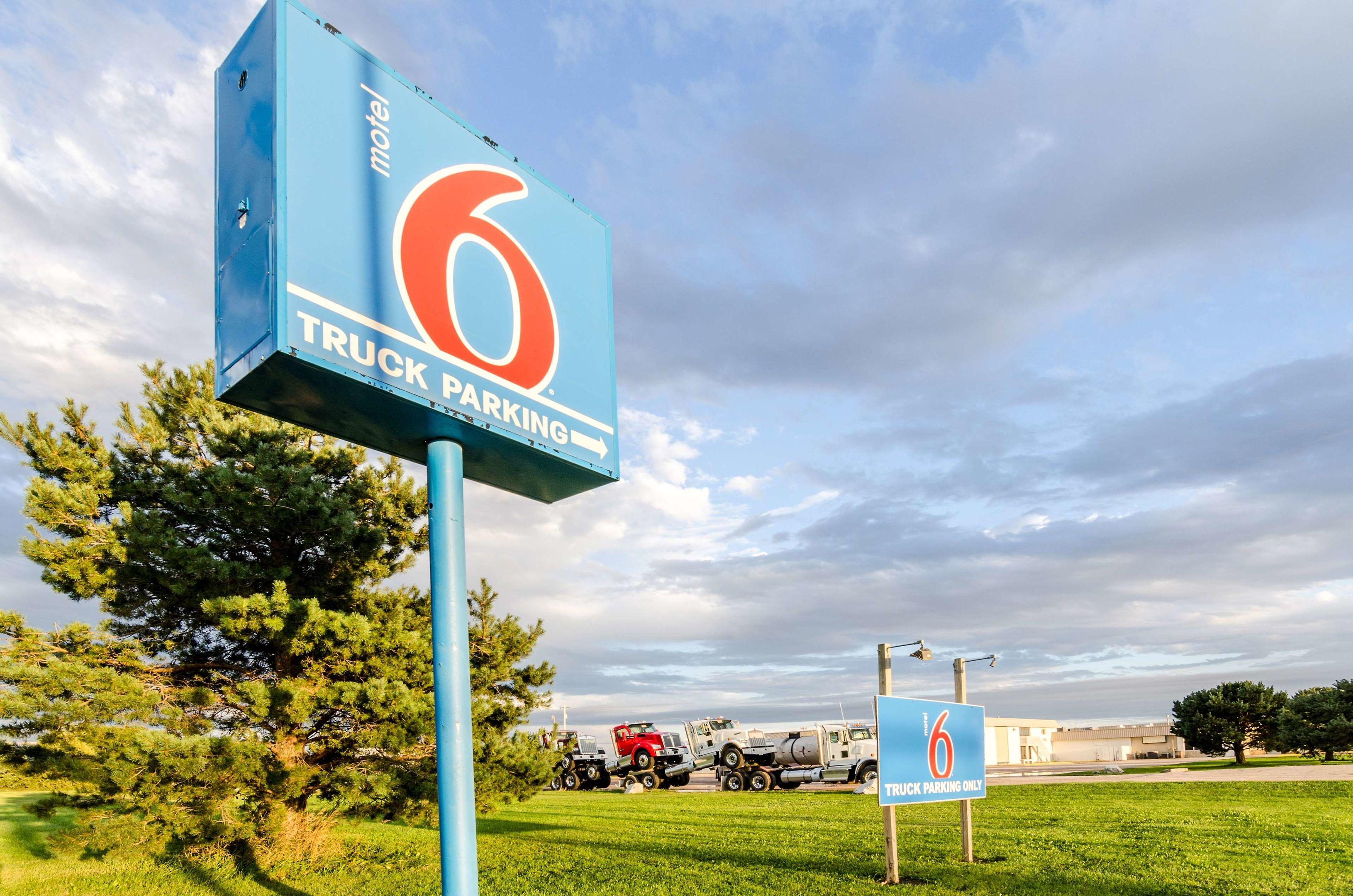 Motel 6 York — photo 4