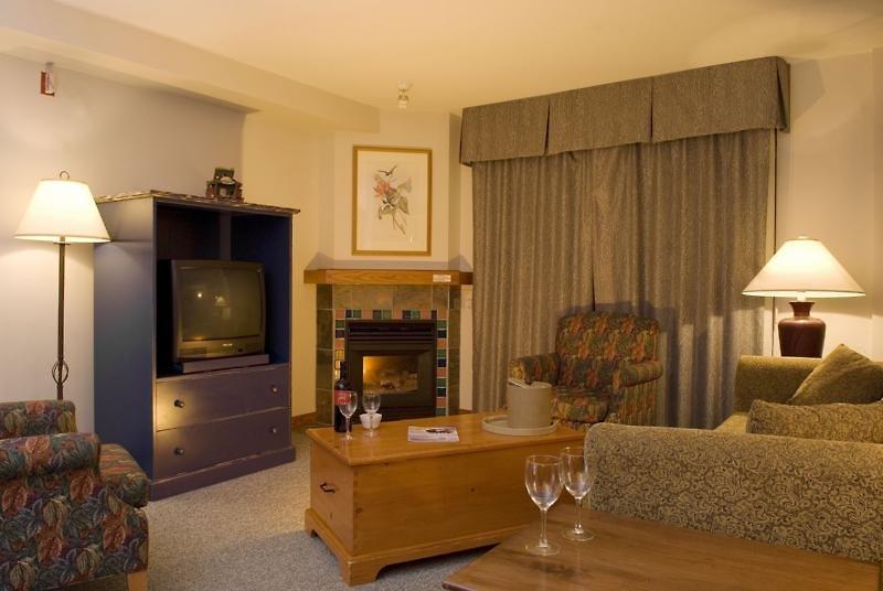 Sun Peaks Resort - Hearthstone Lodge — photo 4