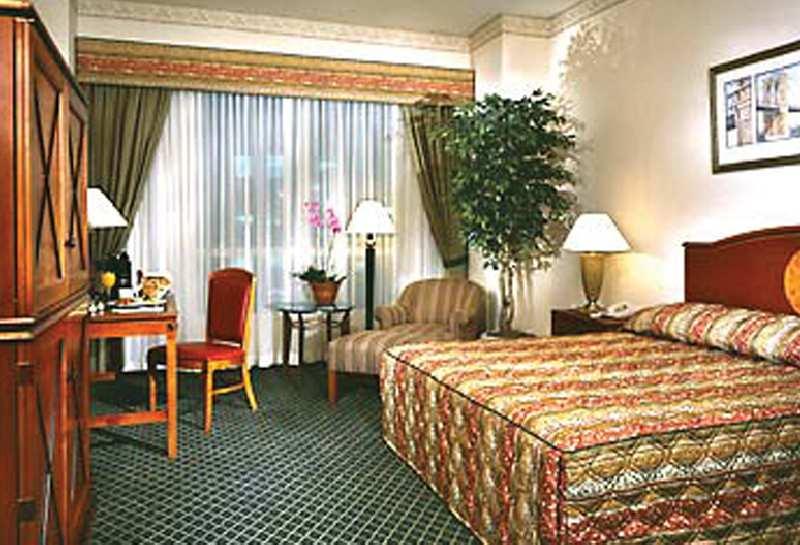 New York Marriott at the Brooklyn Bridge — photo 4