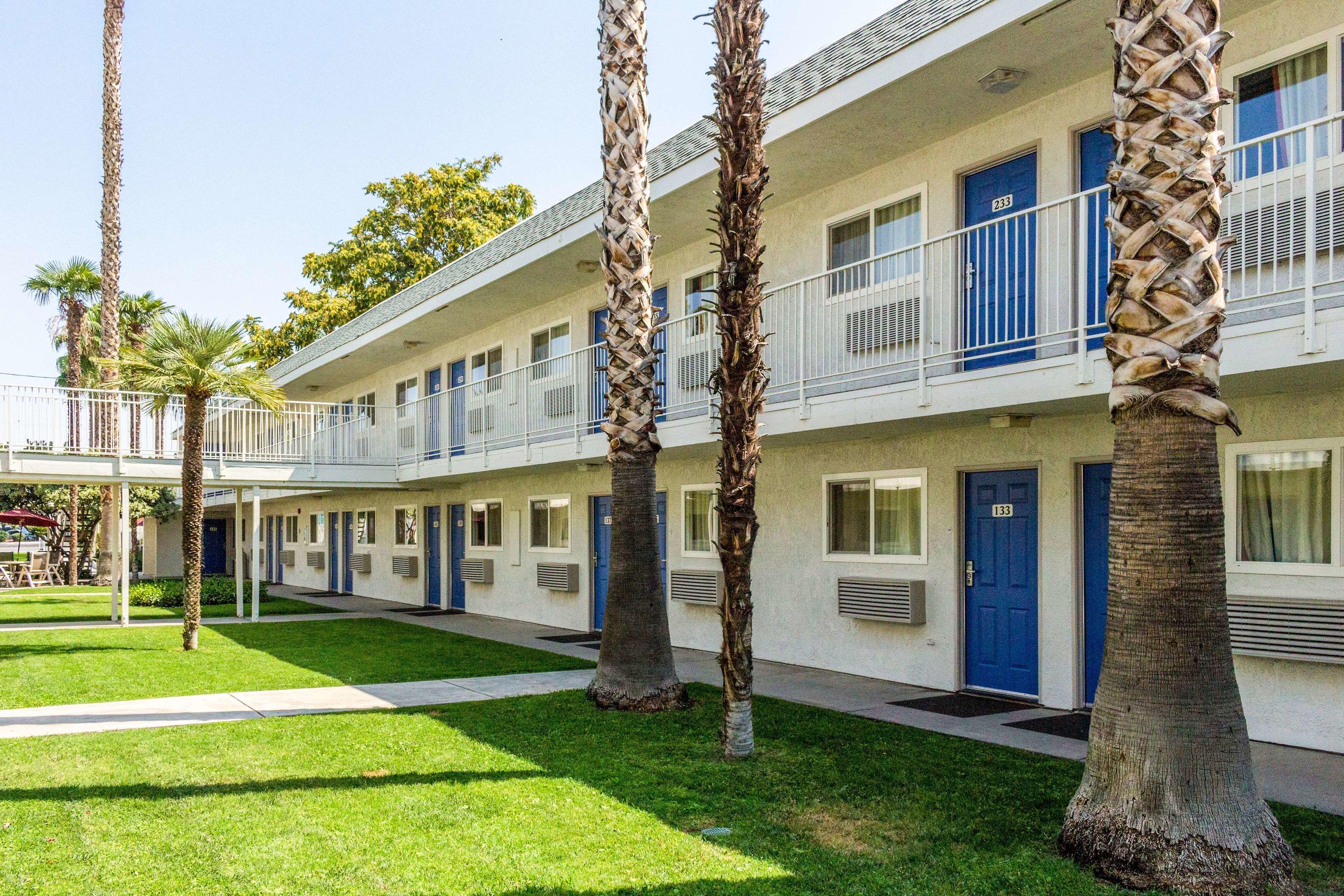 Motel 6 Bakersfield East — photo 4