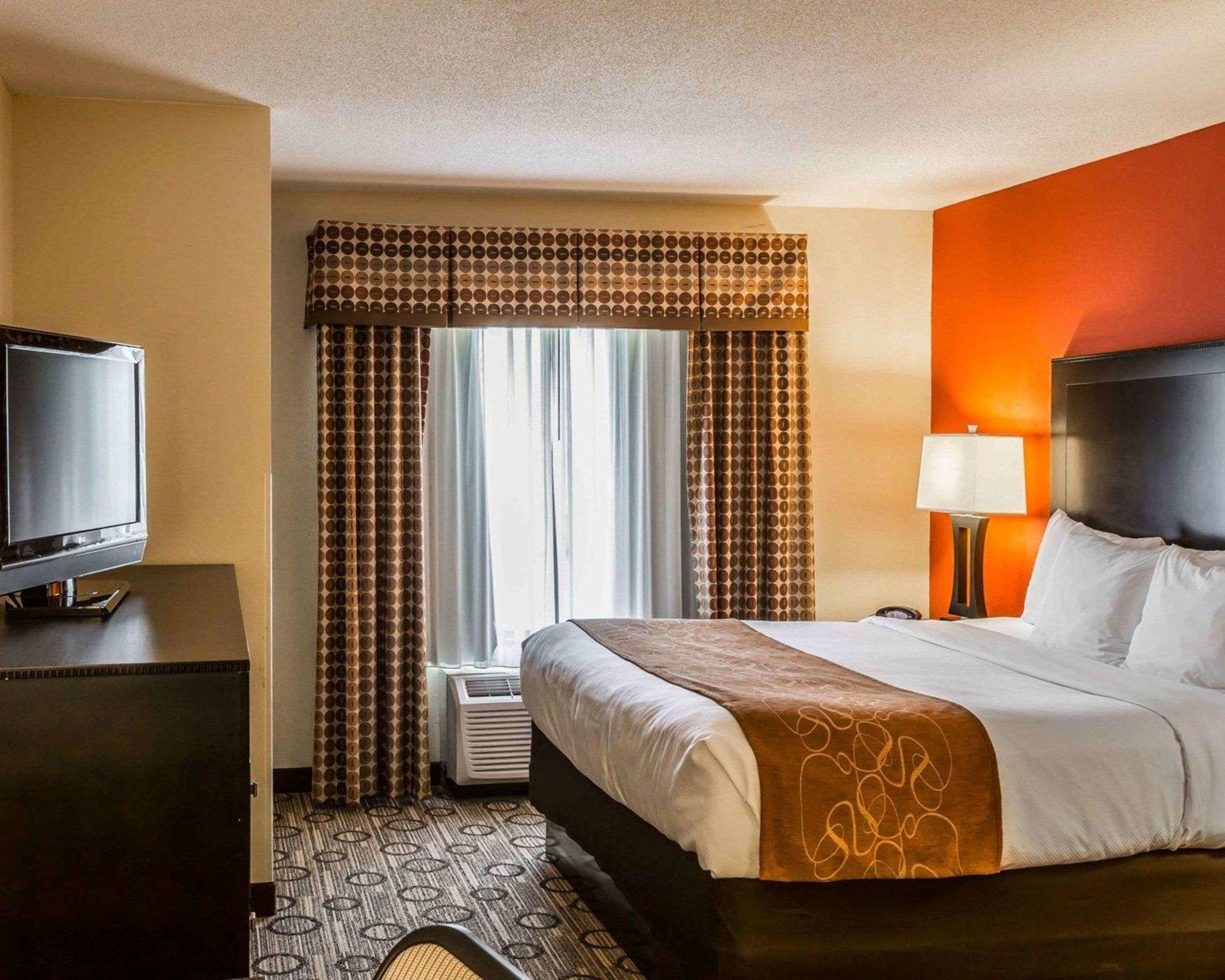 Comfort Suites at Westgate Mall — photo 5