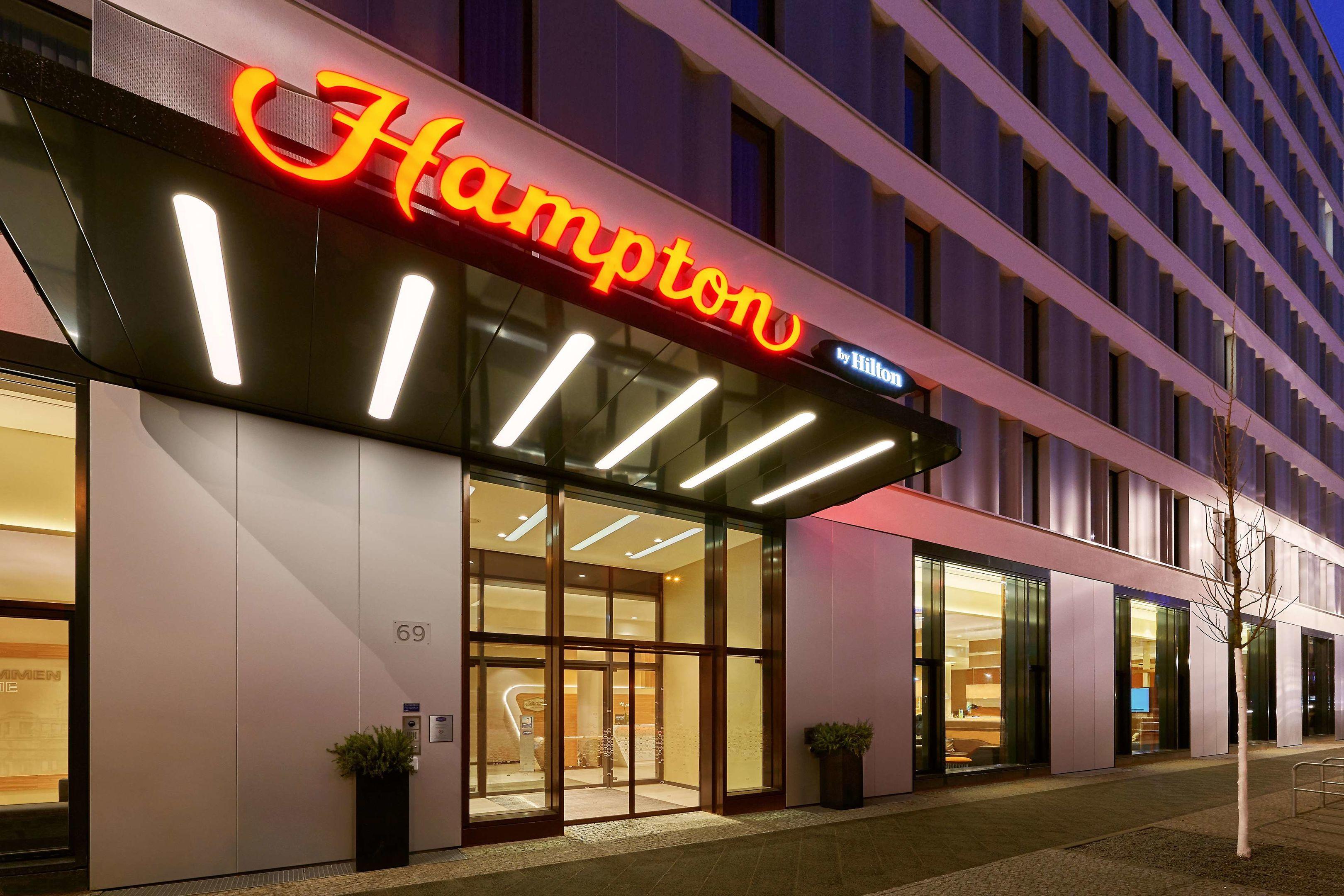 Hampton By Hilton Berlin City Centre Alexanderplatz — photo 4