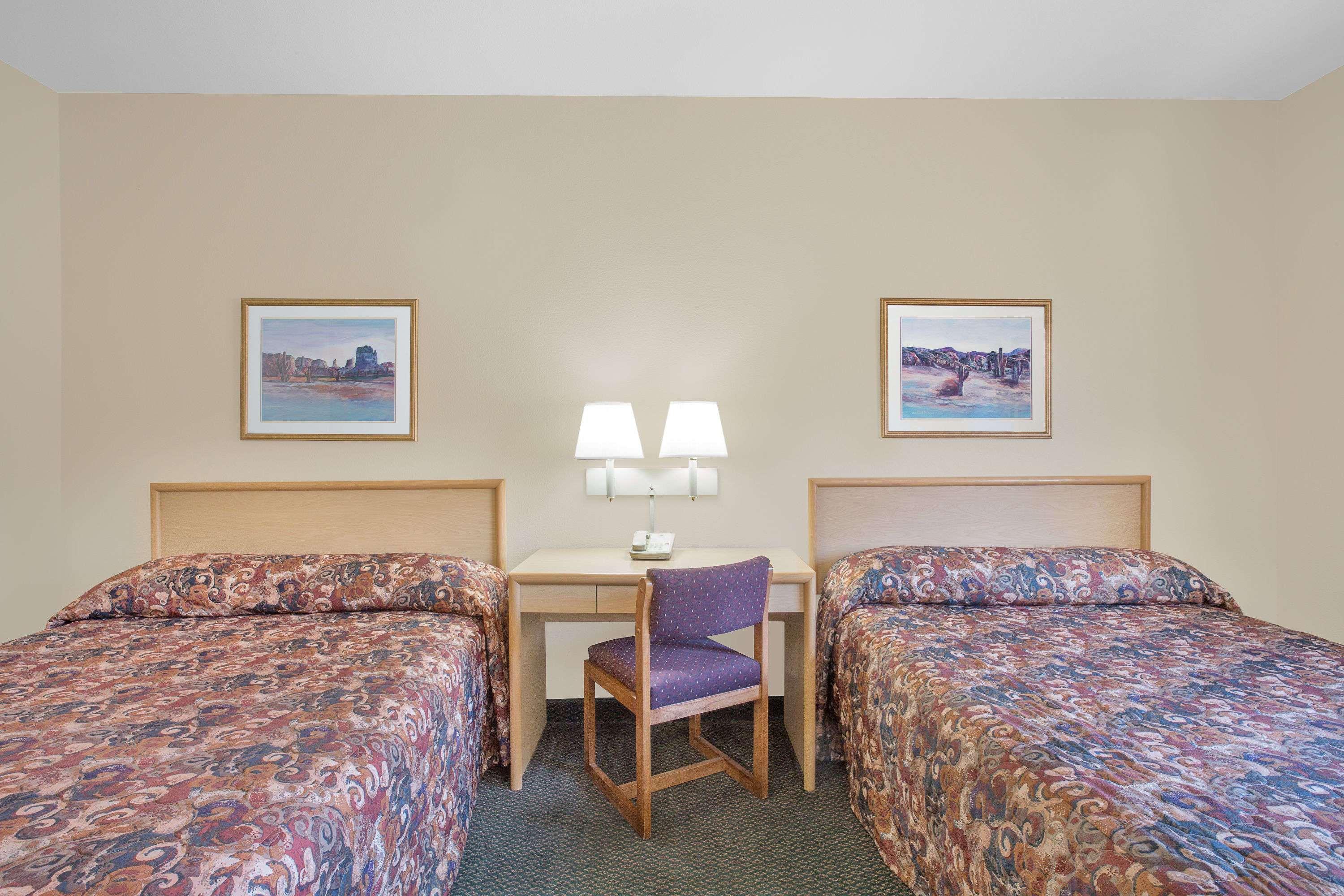 Super 8 by Wyndham Quartzsite AZ — photo 4