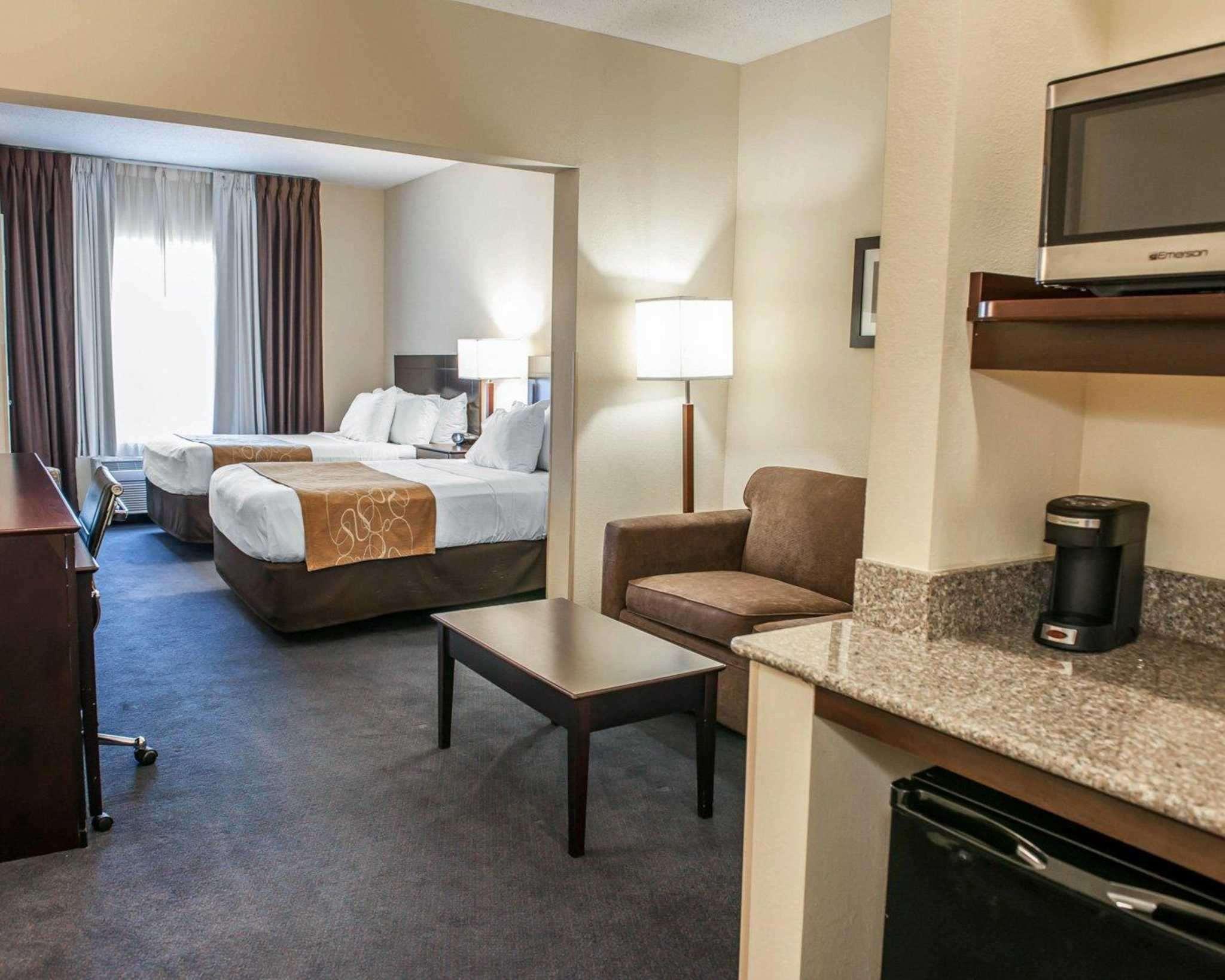 Comfort Suites — photo 5