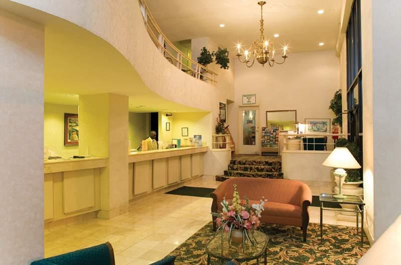 Holiday Inn Express & Suites Atlanta Downtown — photo 3