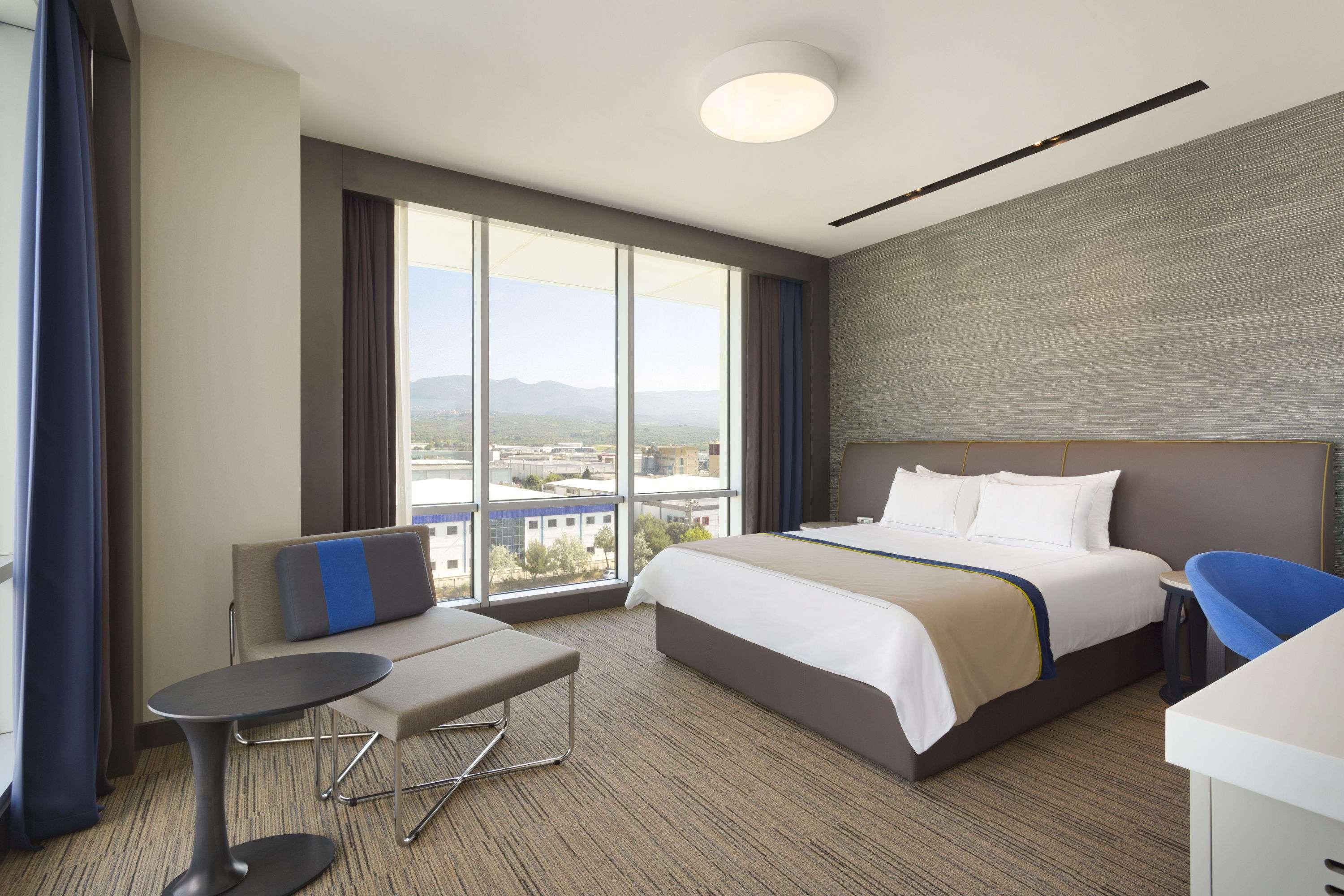Ramada Hotel & Suites Kemalpasa — photo 4
