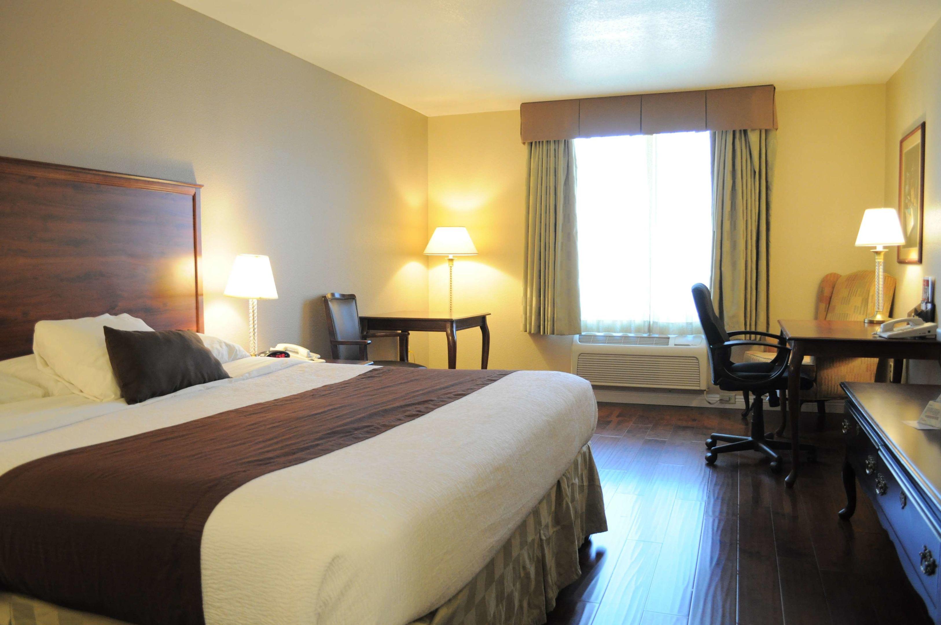 Best Western Plus John Jay Inn & Suites — photo 5