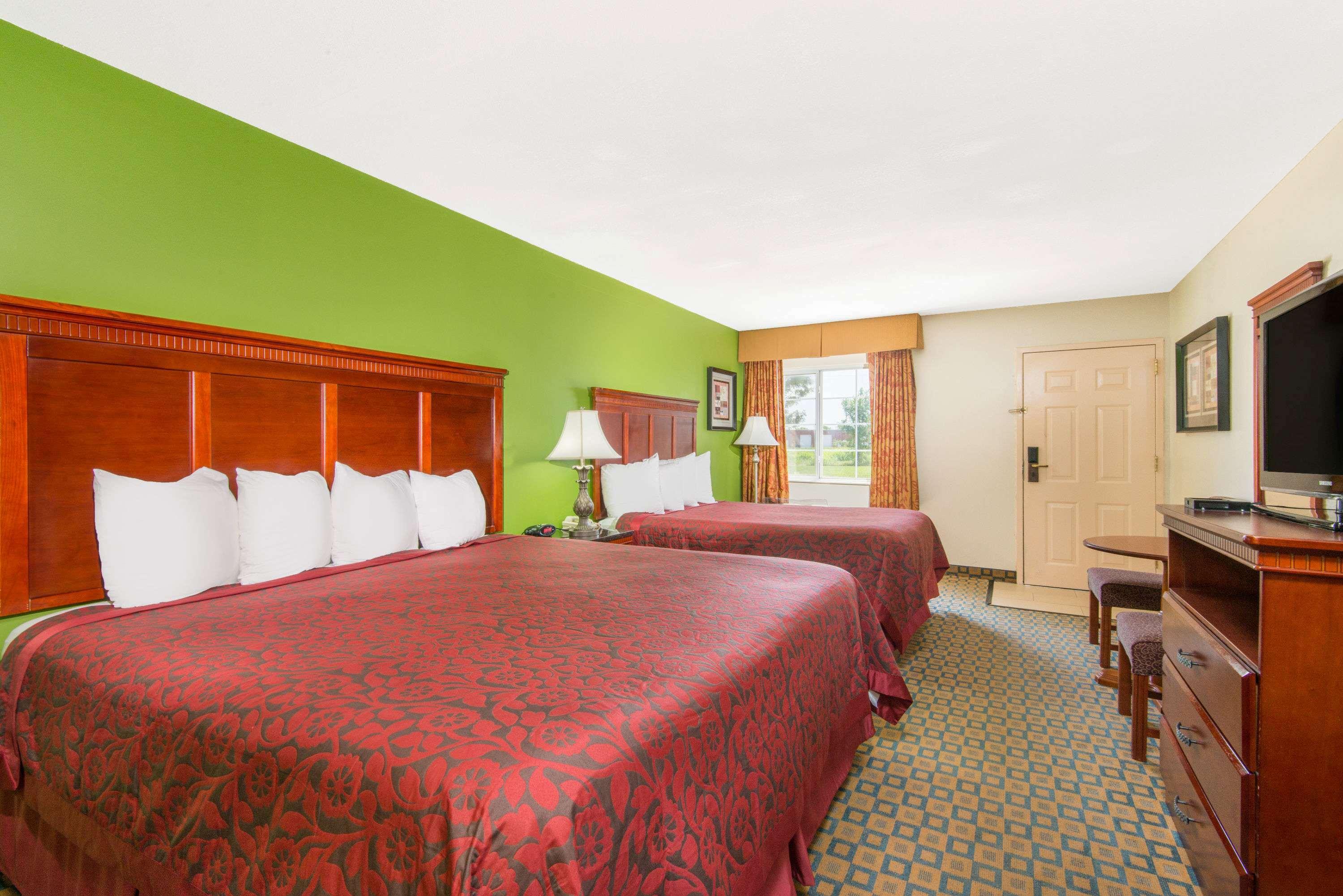 Days Inn & Suites by Wyndham Wichita — photo 5