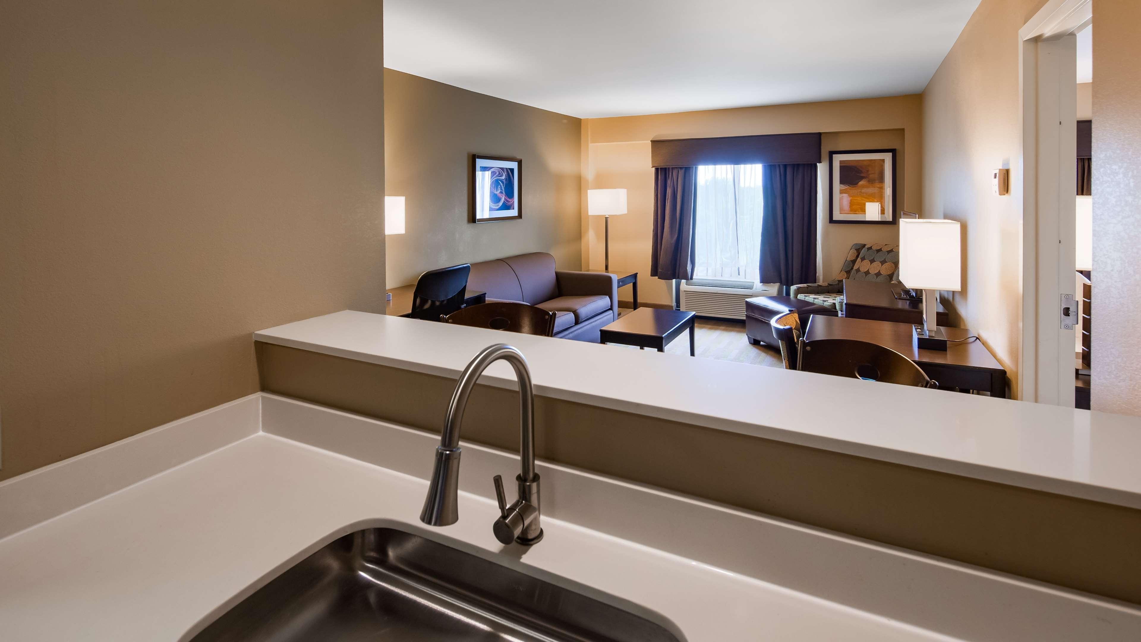 Best Western Plus Thornburg Inn & Suites — photo 5
