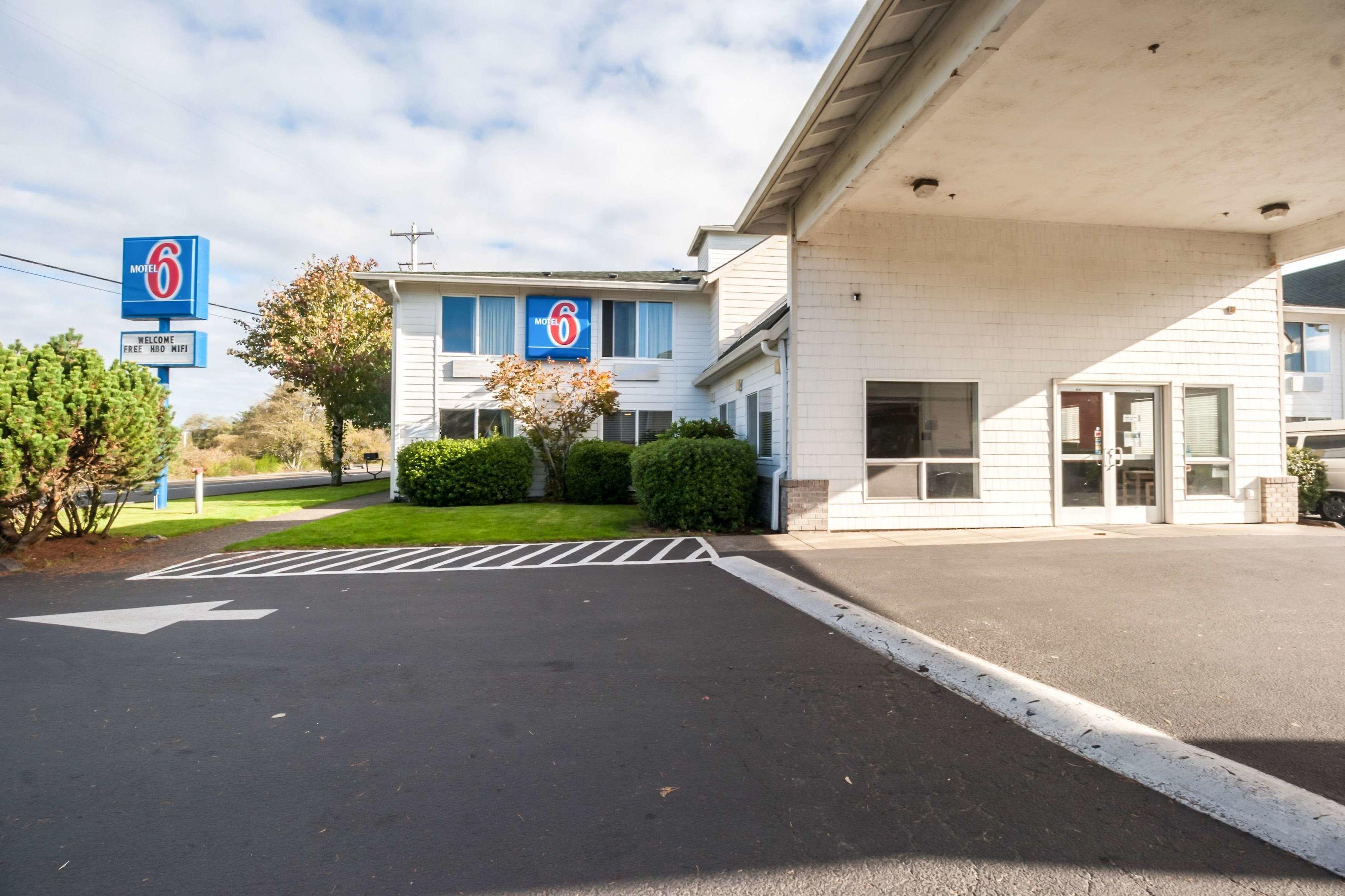 Motel 6 Seaside — photo 5