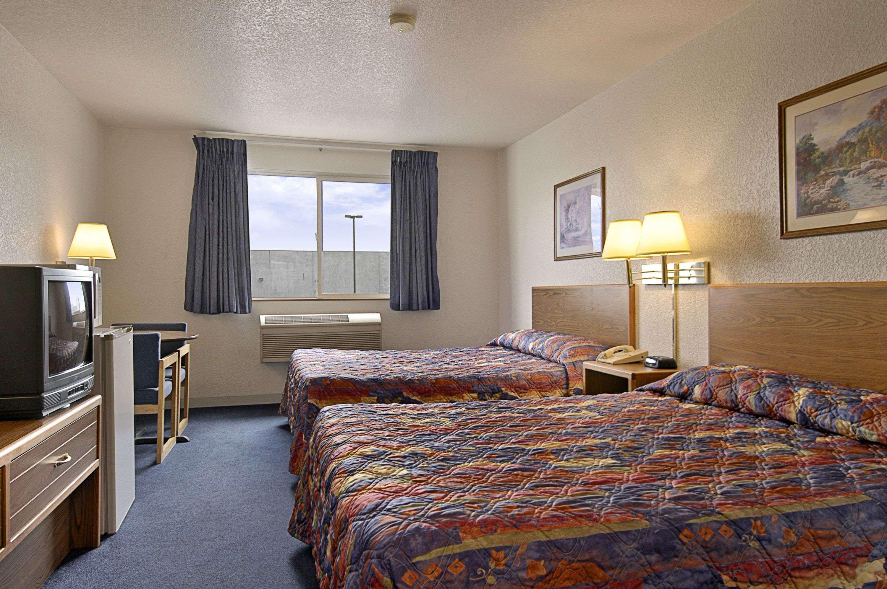 Super 8 by Wyndham The Dalles OR — photo 4