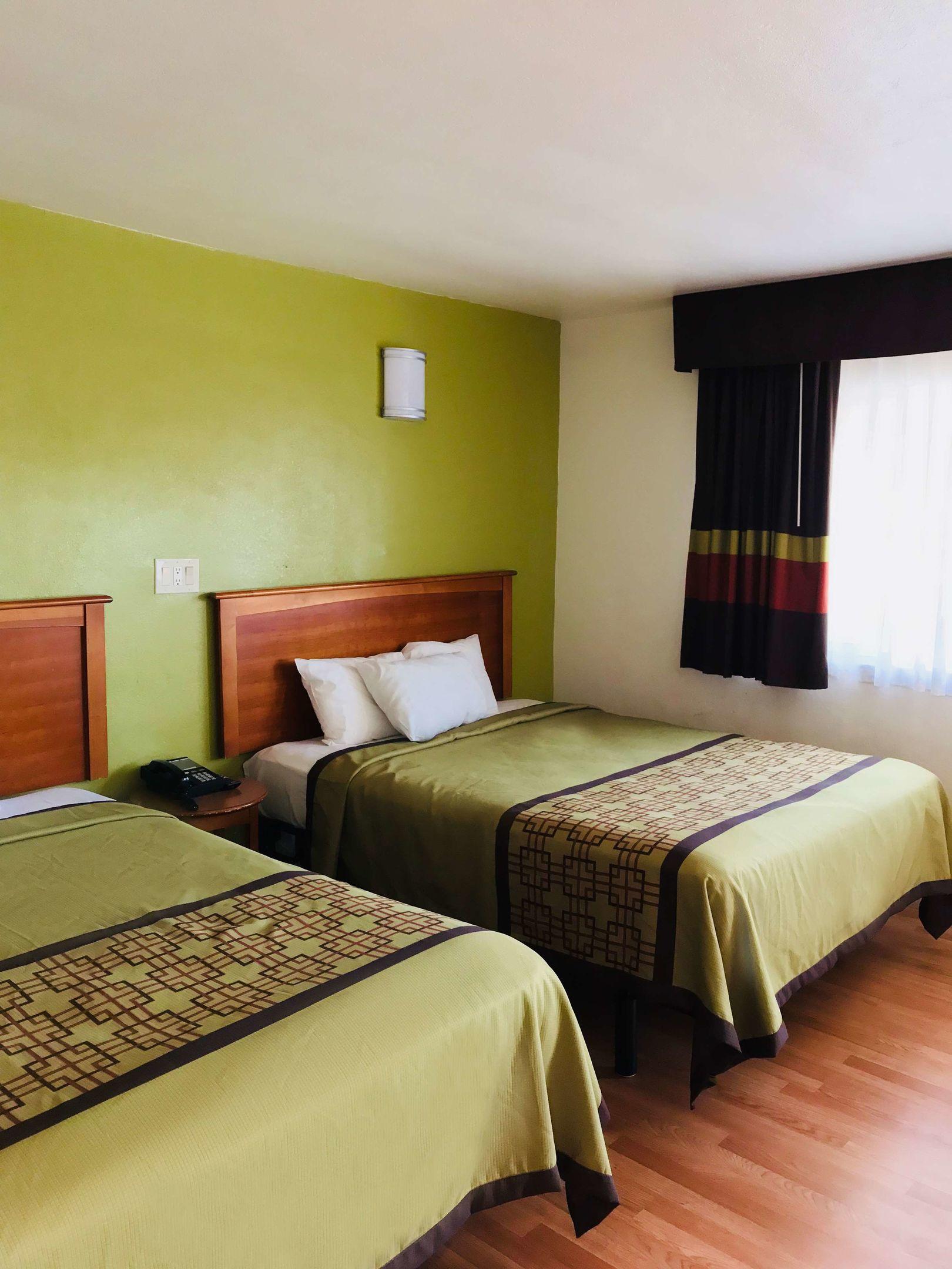 Americas Best Value Inn Visalia — photo 4