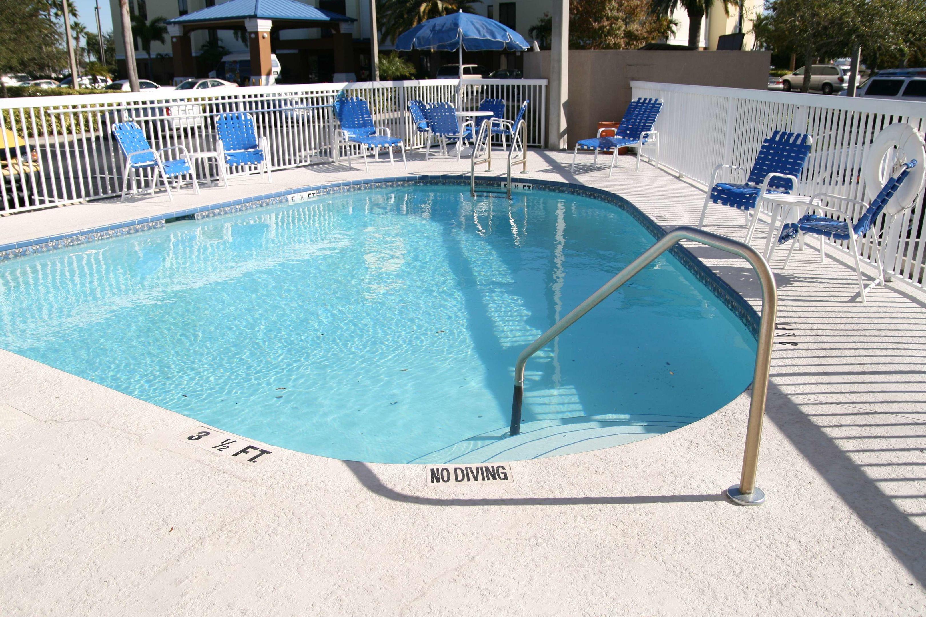 Hampton Inn Tampa Rocky Point — photo 3